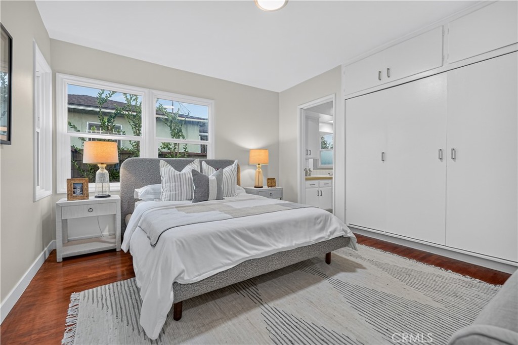 2404 Stranahan