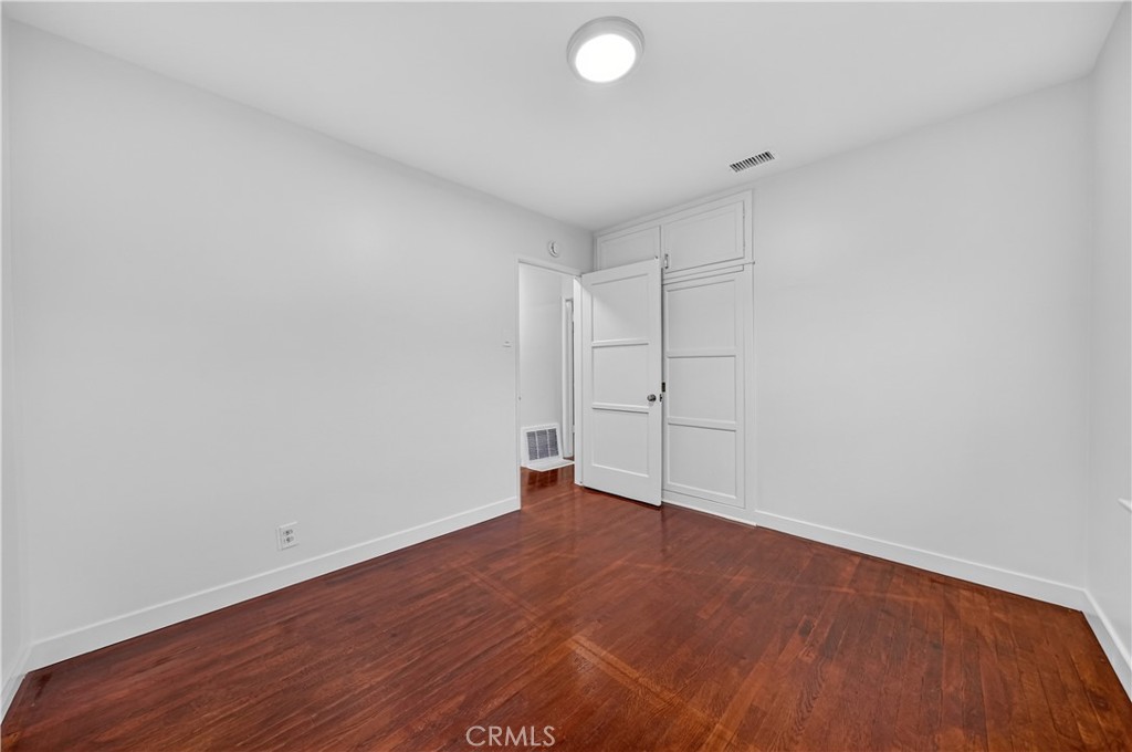 2404 Stranahan