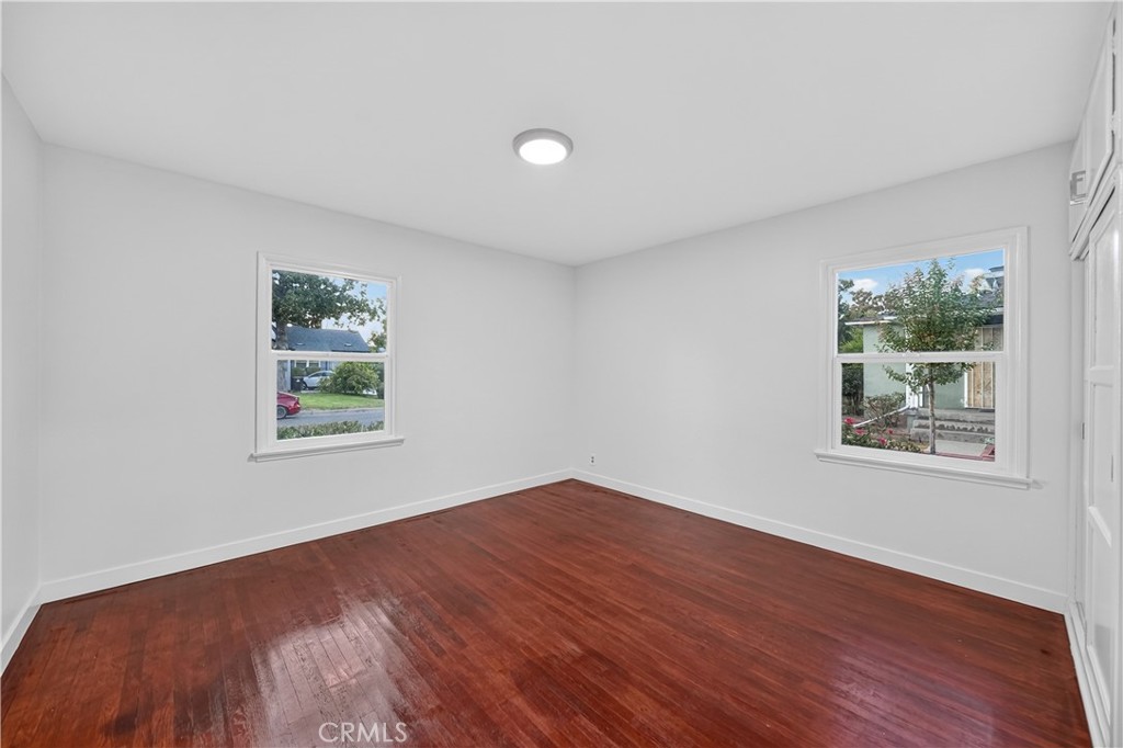 2404 Stranahan