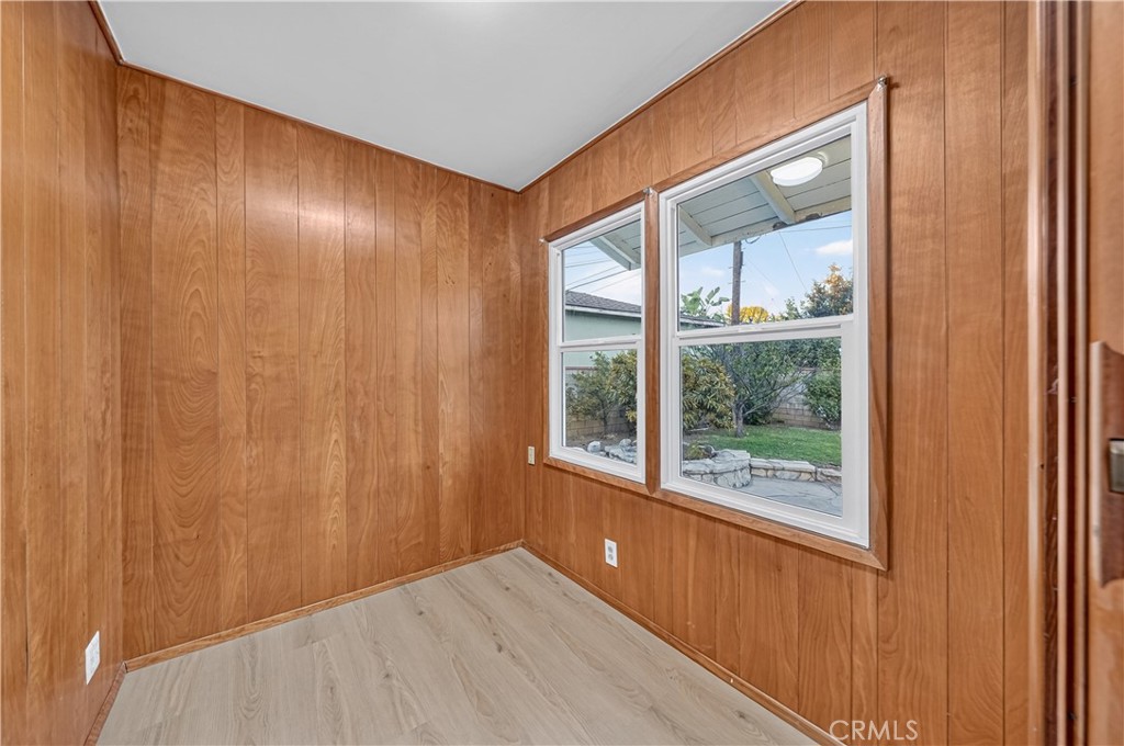 2404 Stranahan