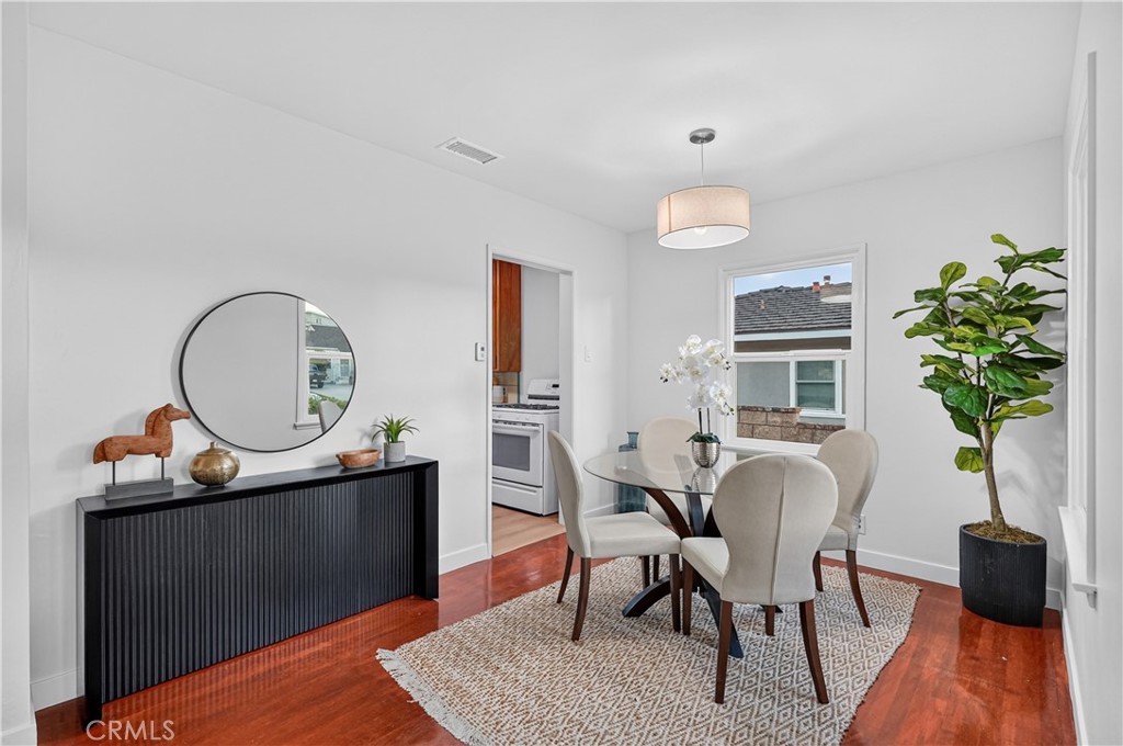 2404 Stranahan