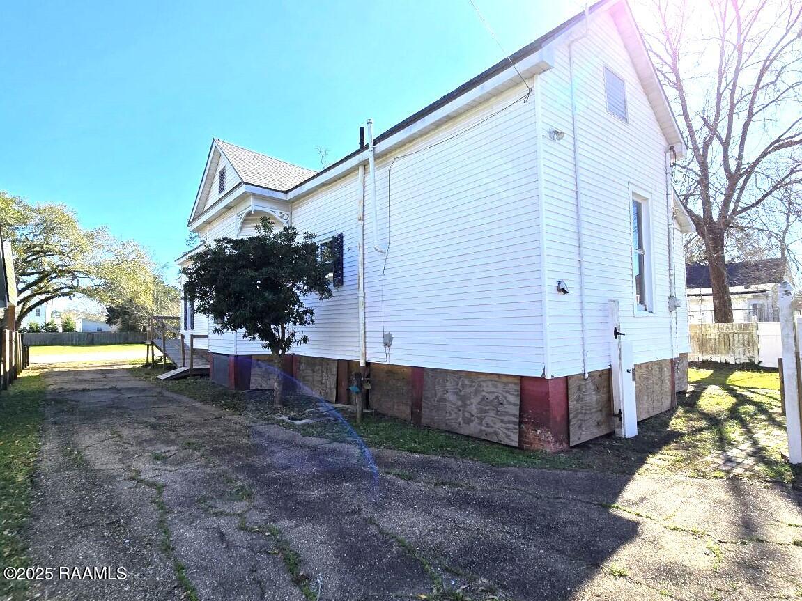 415 E Hutchinson Avenue