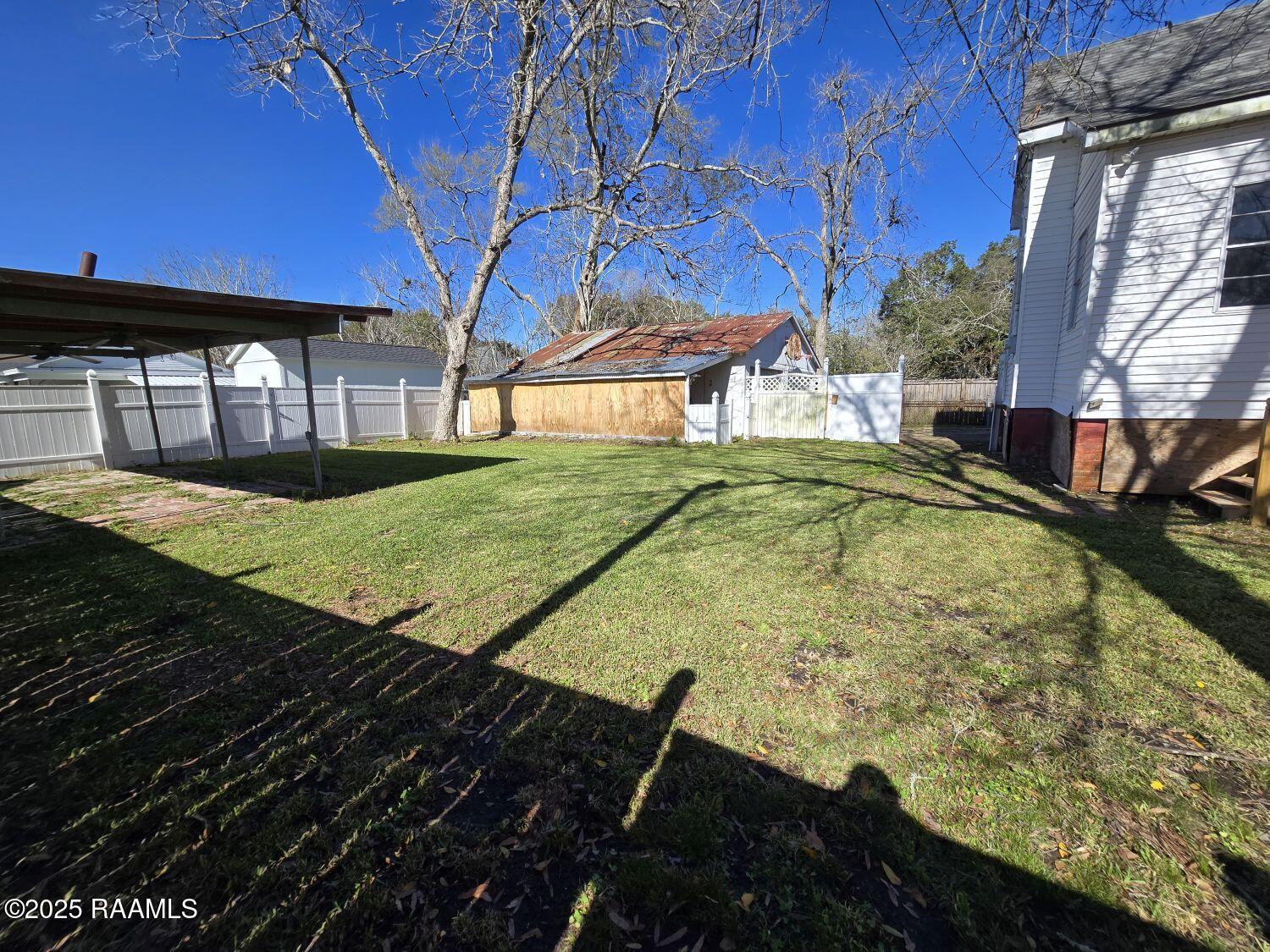 415 E Hutchinson Avenue