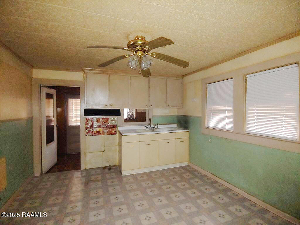 308 N Trahan Avenue