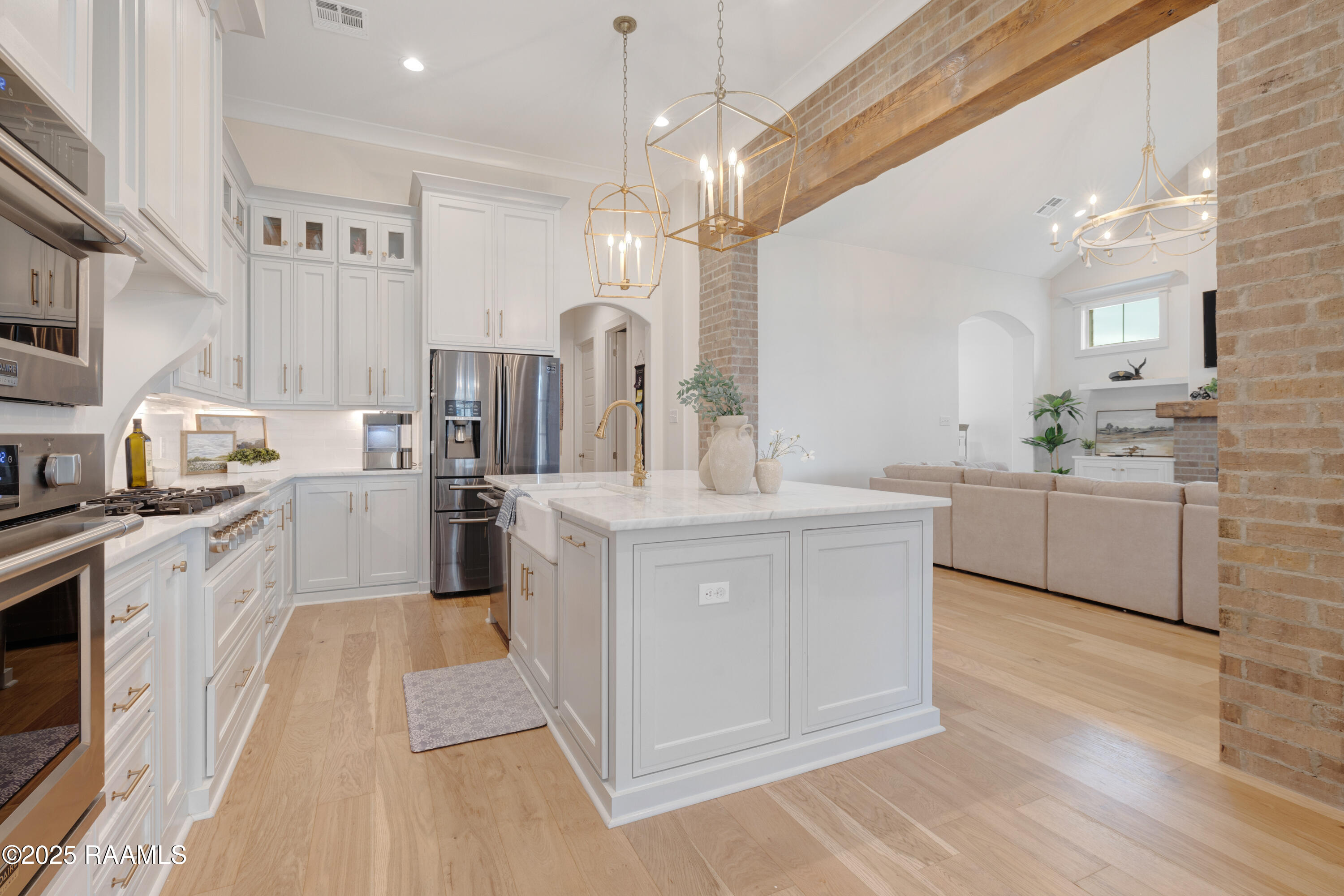 216 Canary Palm Way