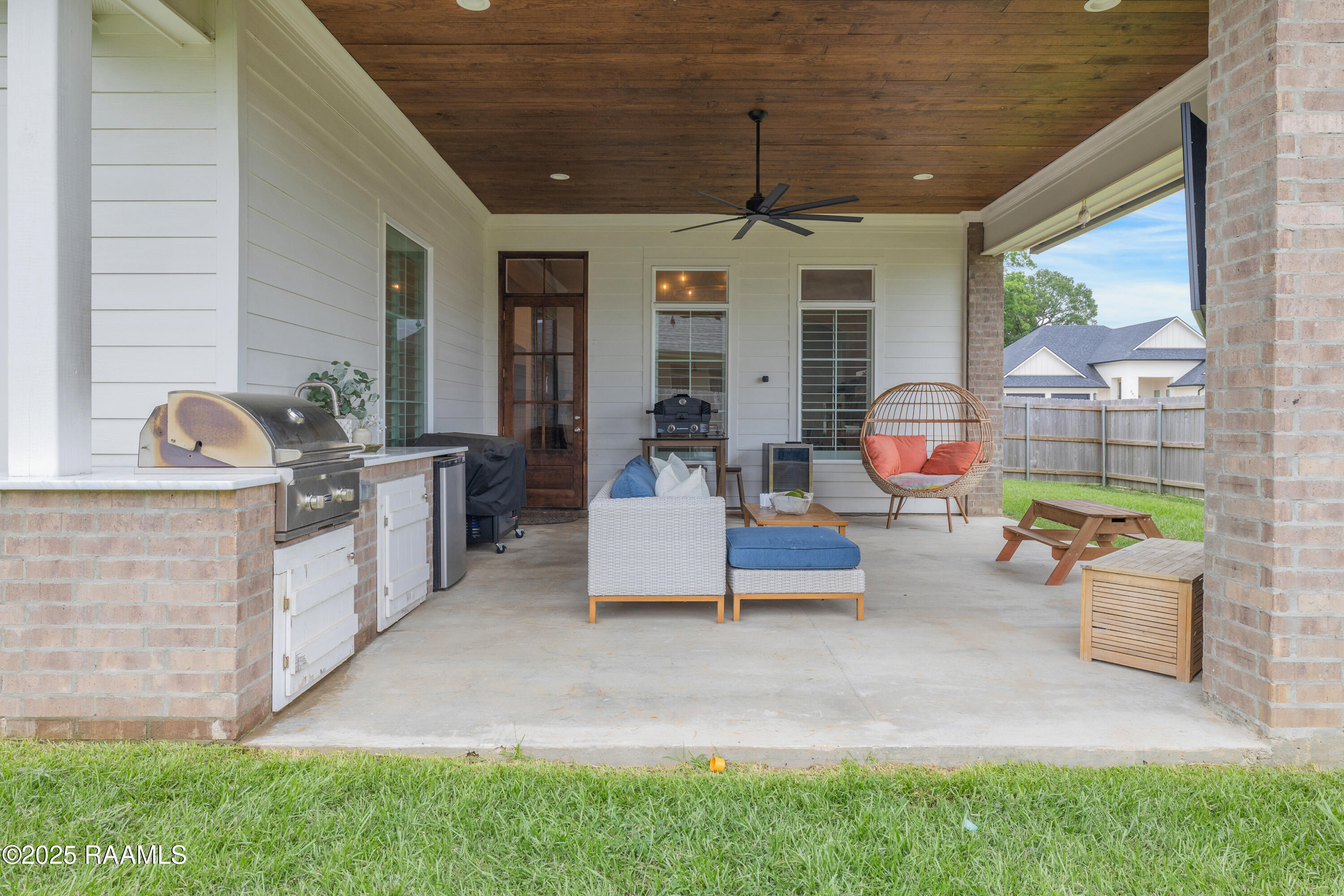 216 Canary Palm Way