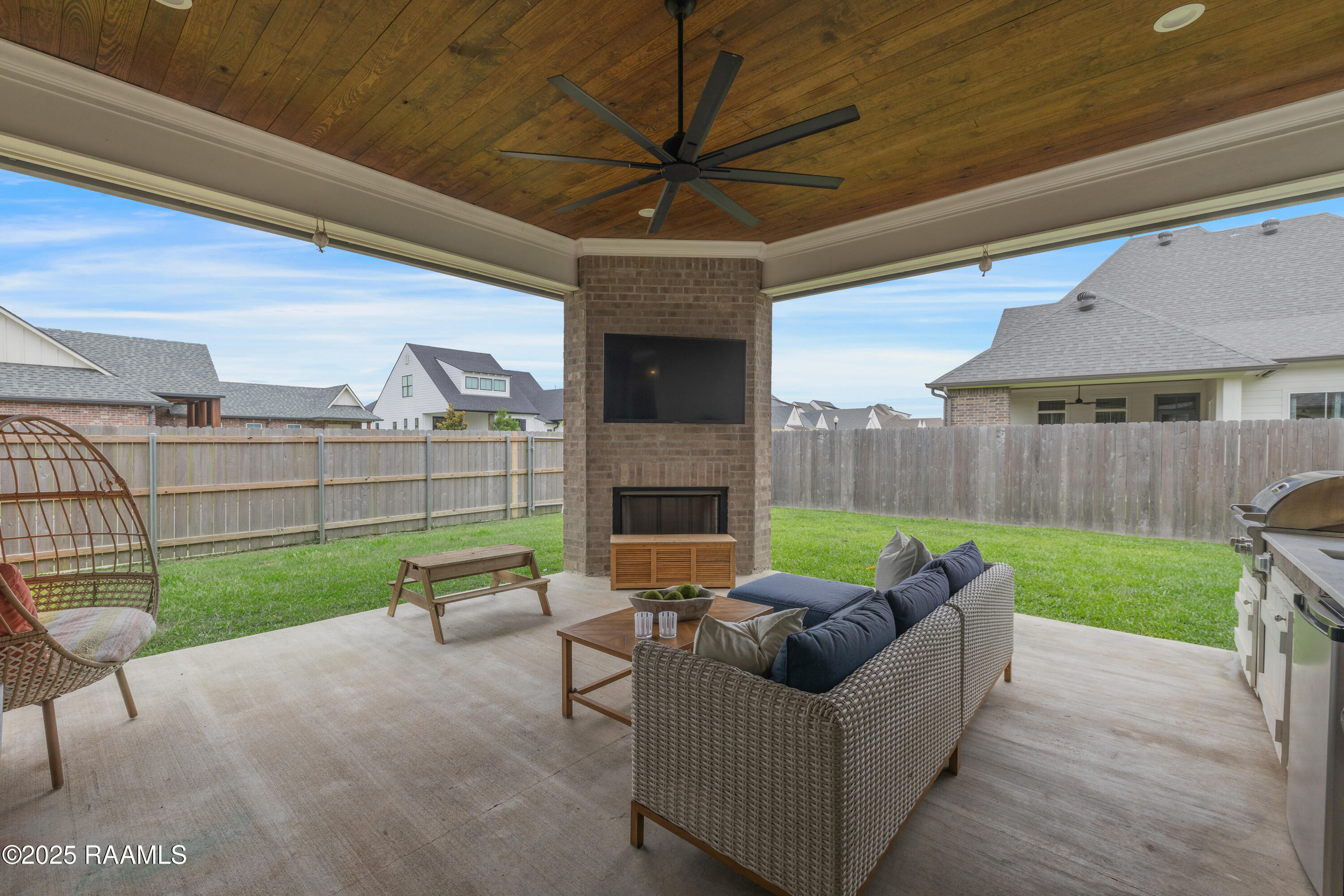 216 Canary Palm Way