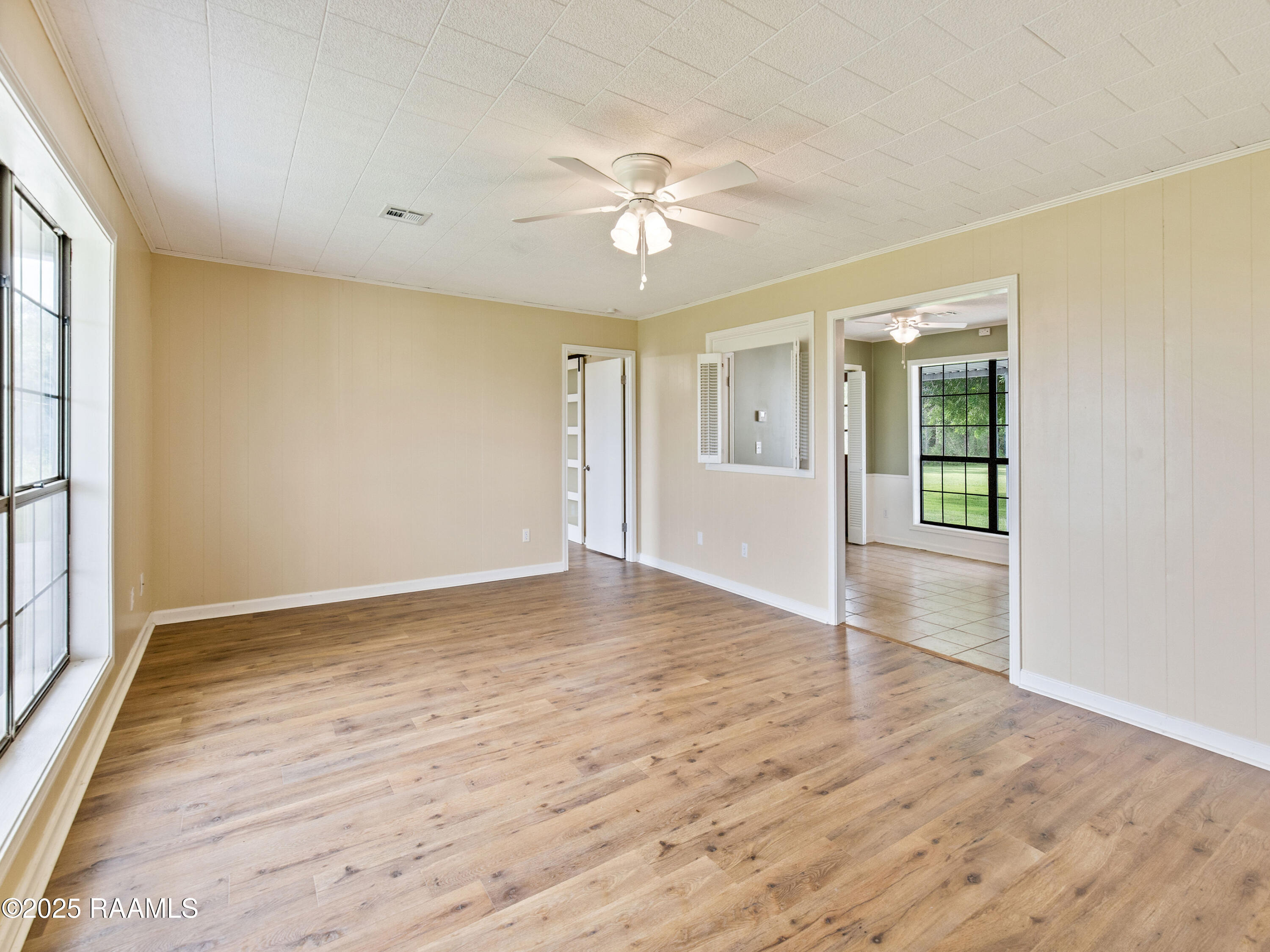 10915 Harris Lane