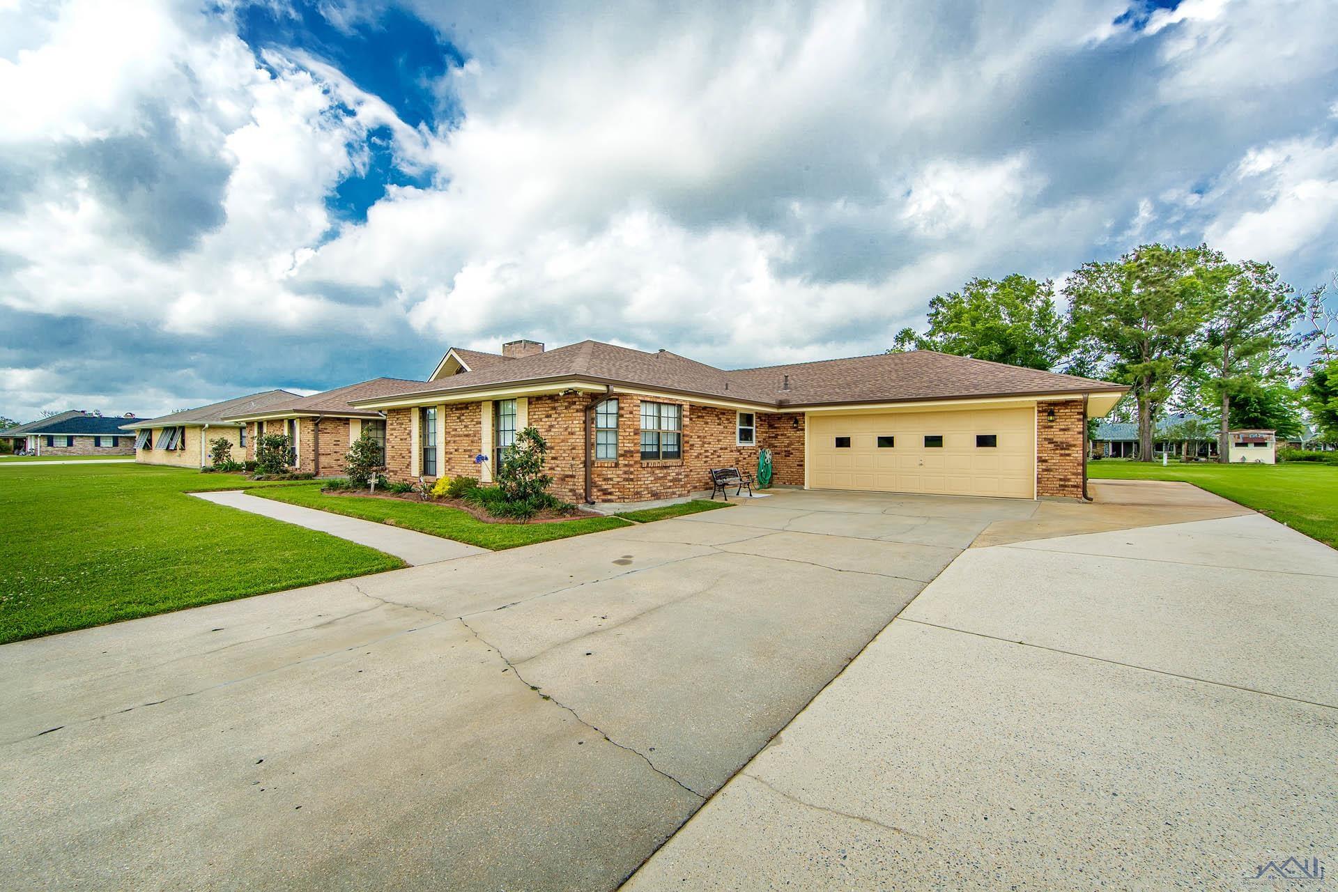 4017 Benton Dr