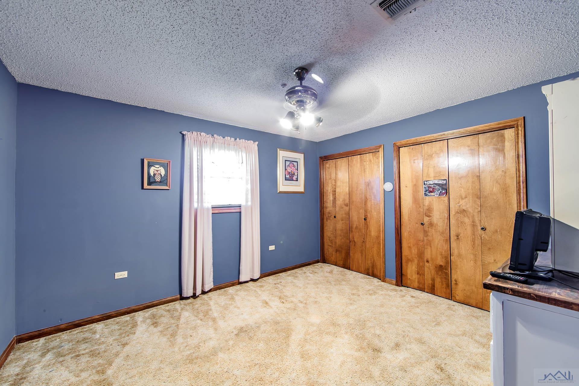 4017 Benton Dr