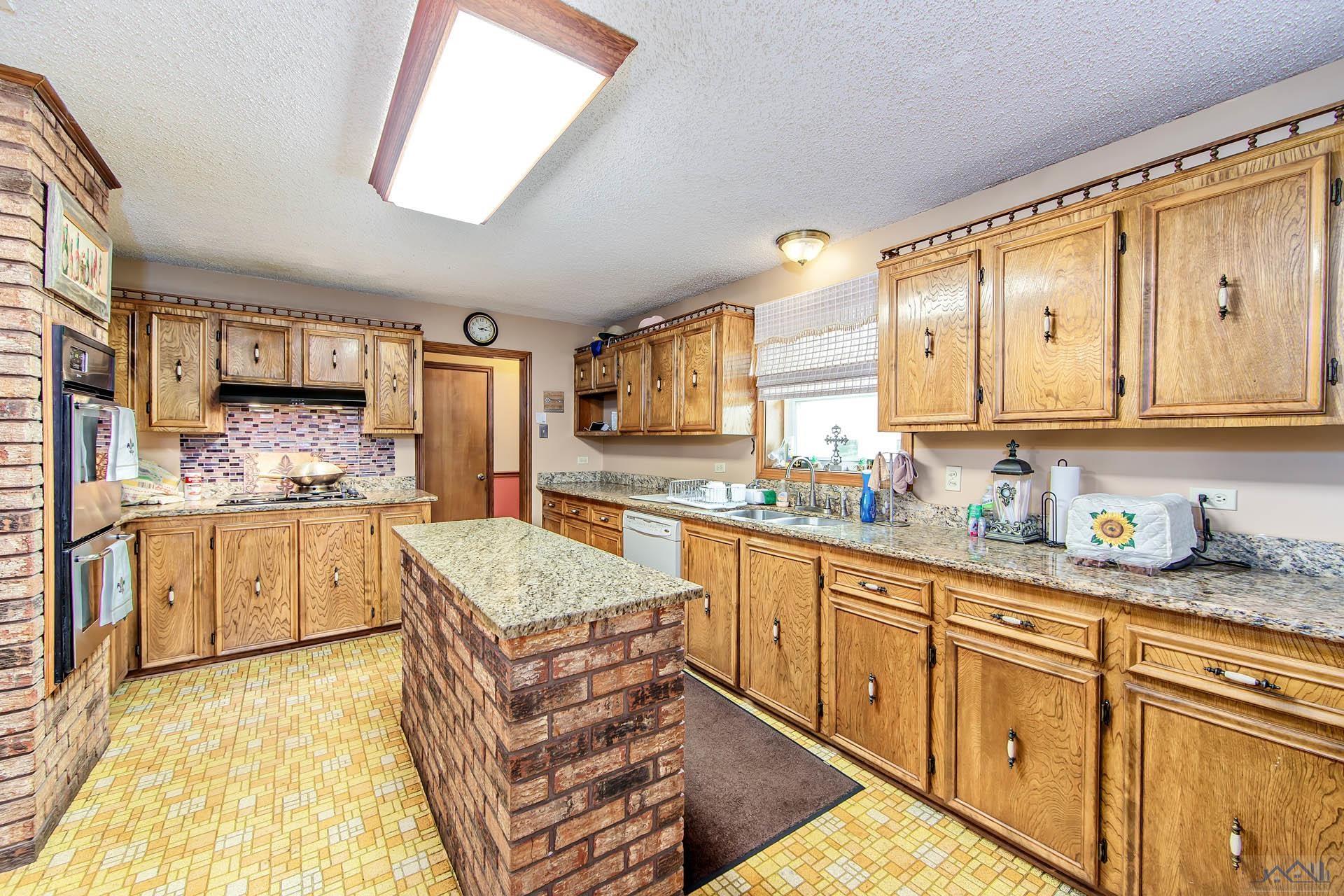 4017 Benton Dr