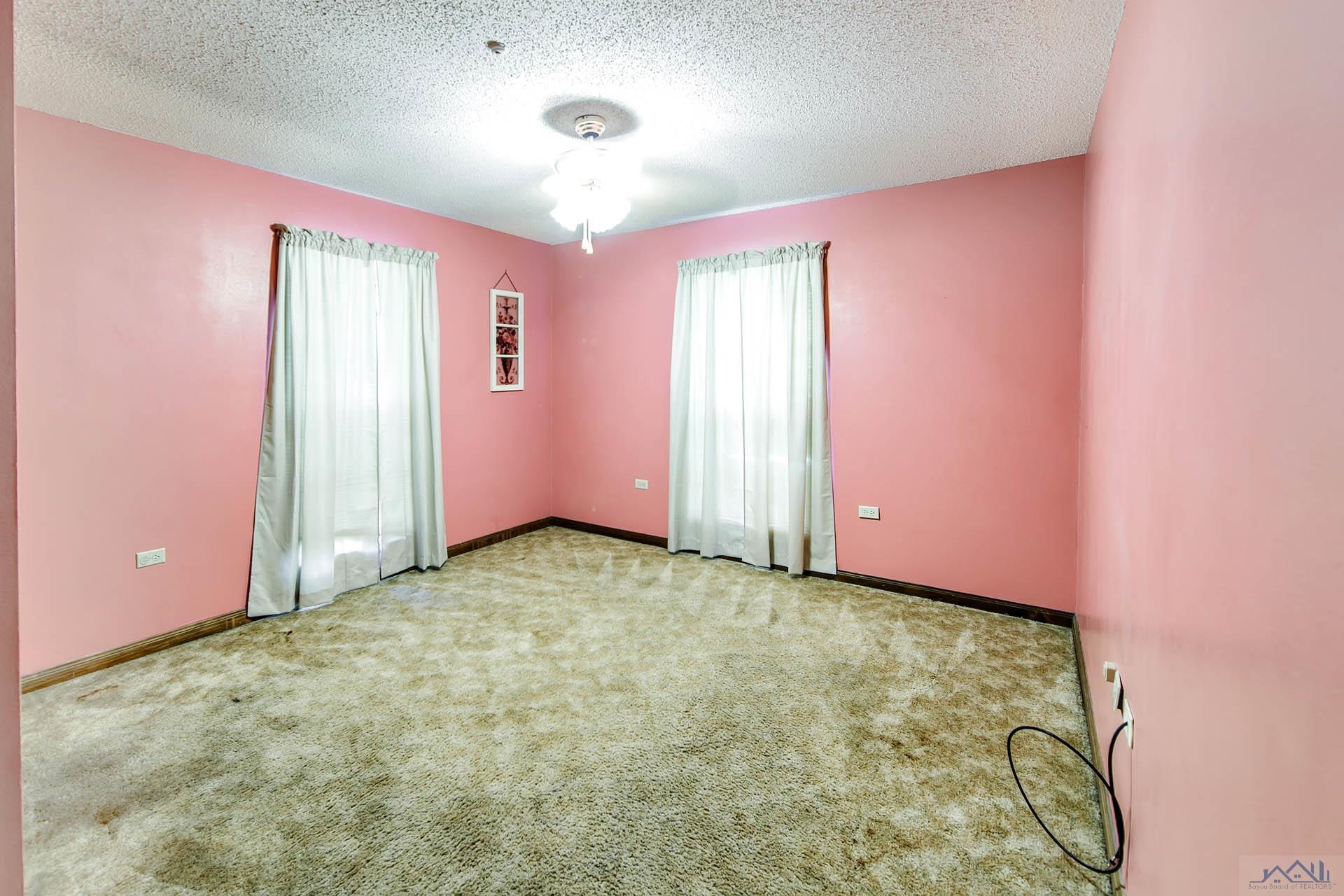 4017 Benton Dr