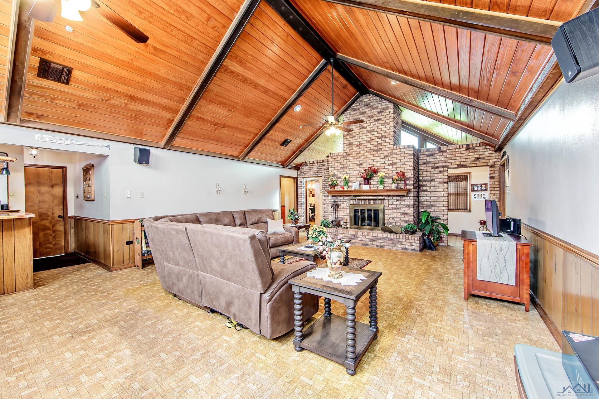 4017 Benton Dr