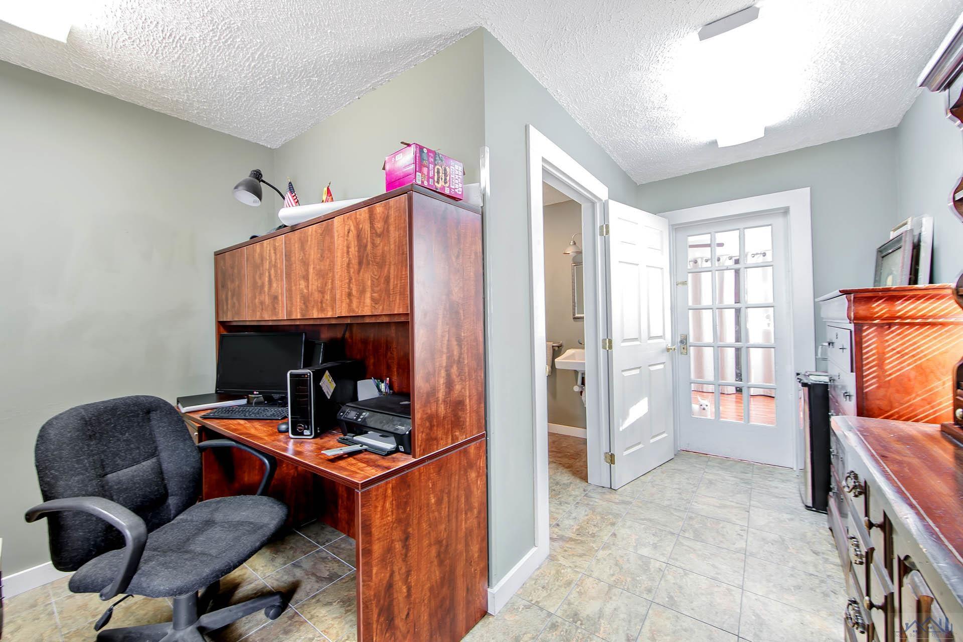 810 Sunset Ave
