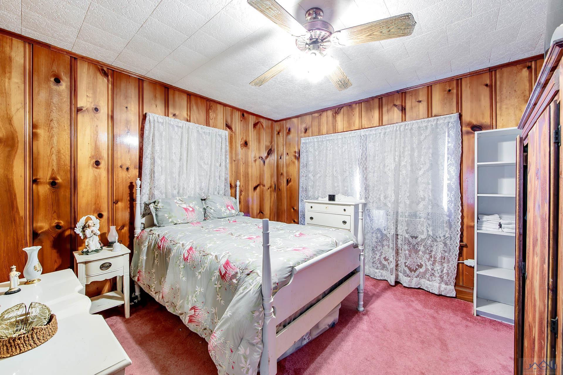 810 Sunset Ave