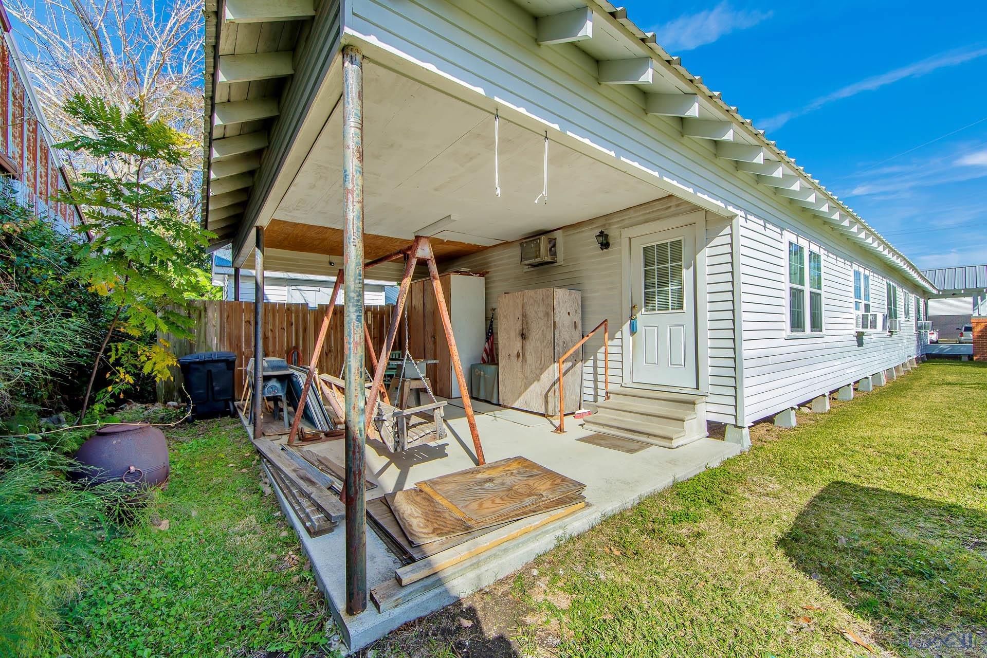 810 Sunset Ave