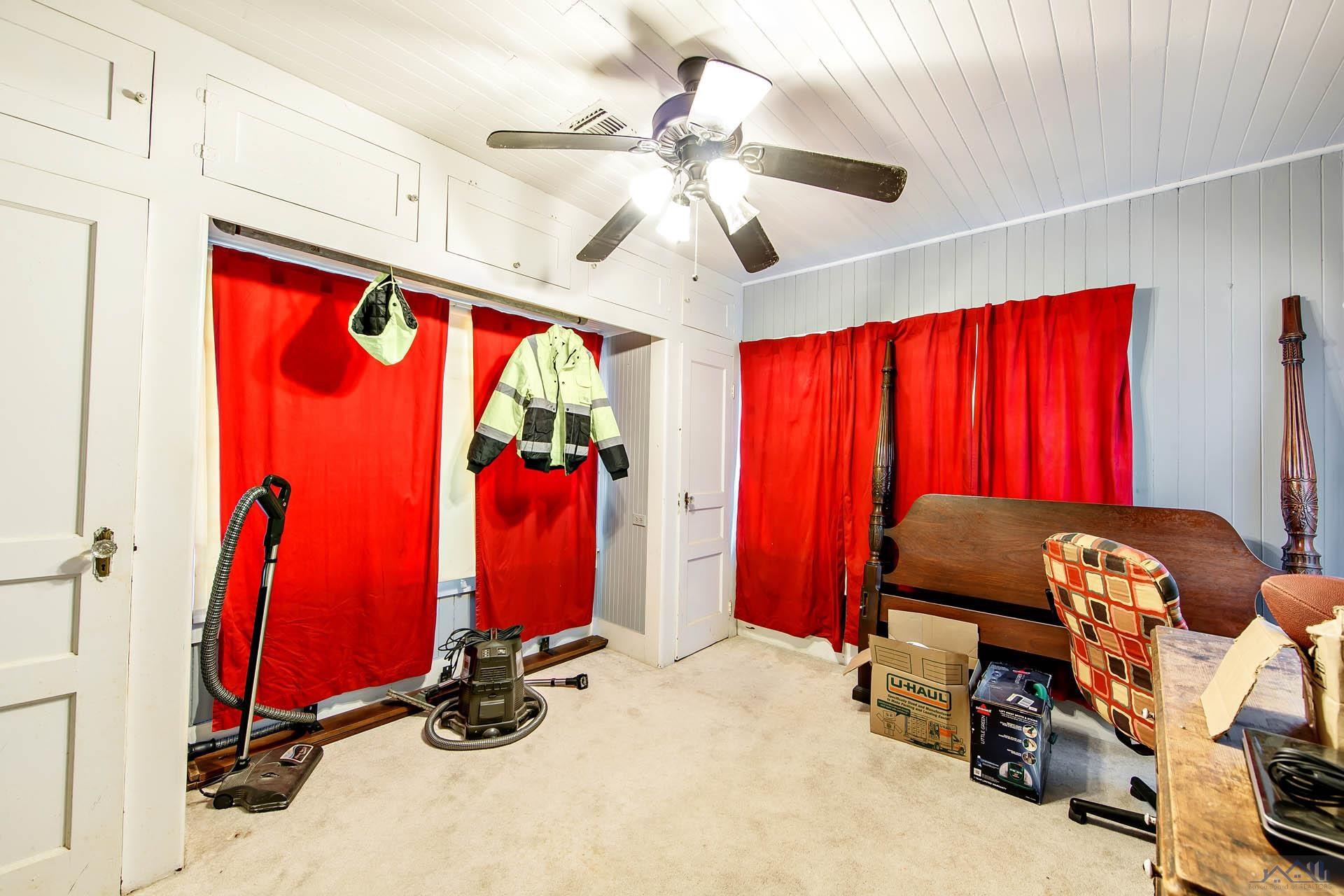 810 Sunset Ave