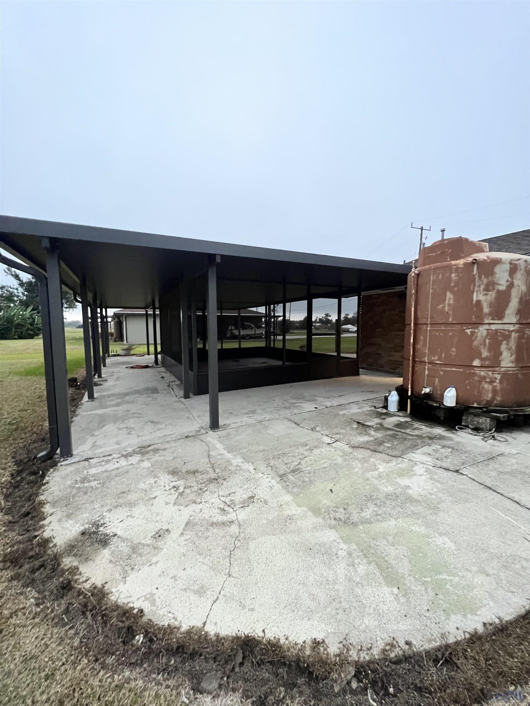 4637 Bayouside Dr