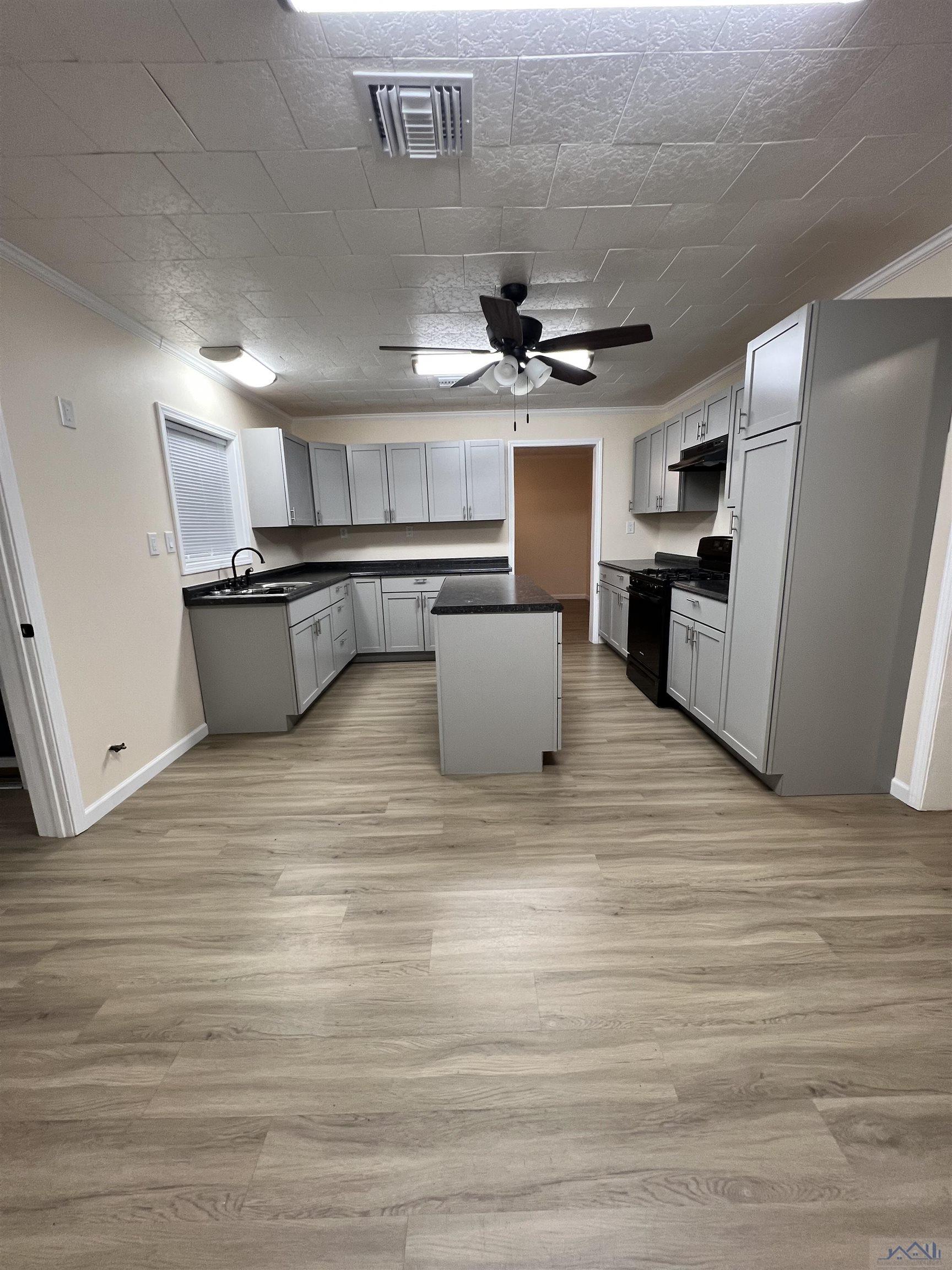 4637 Bayouside Dr