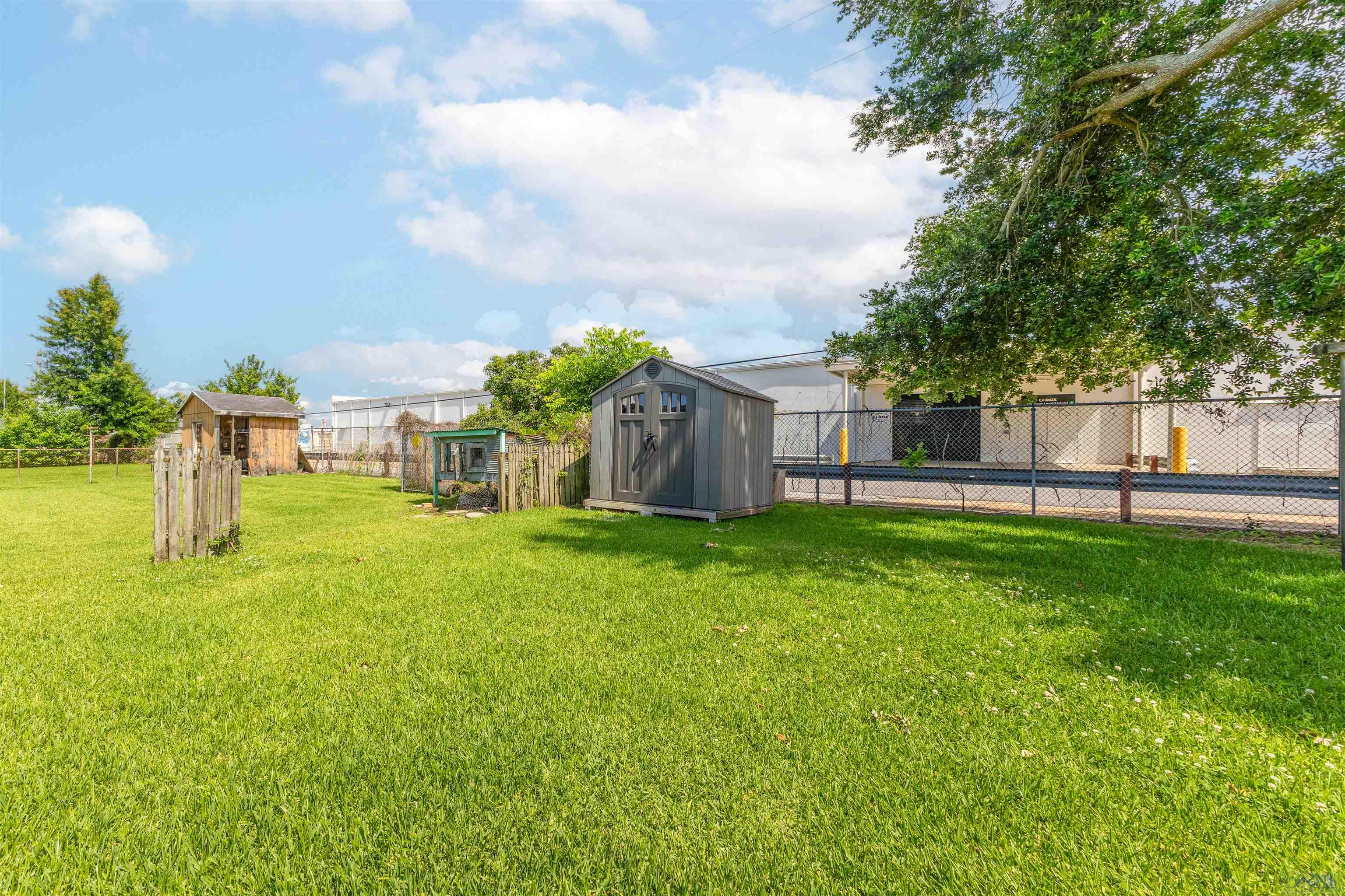 106 Highland Dr