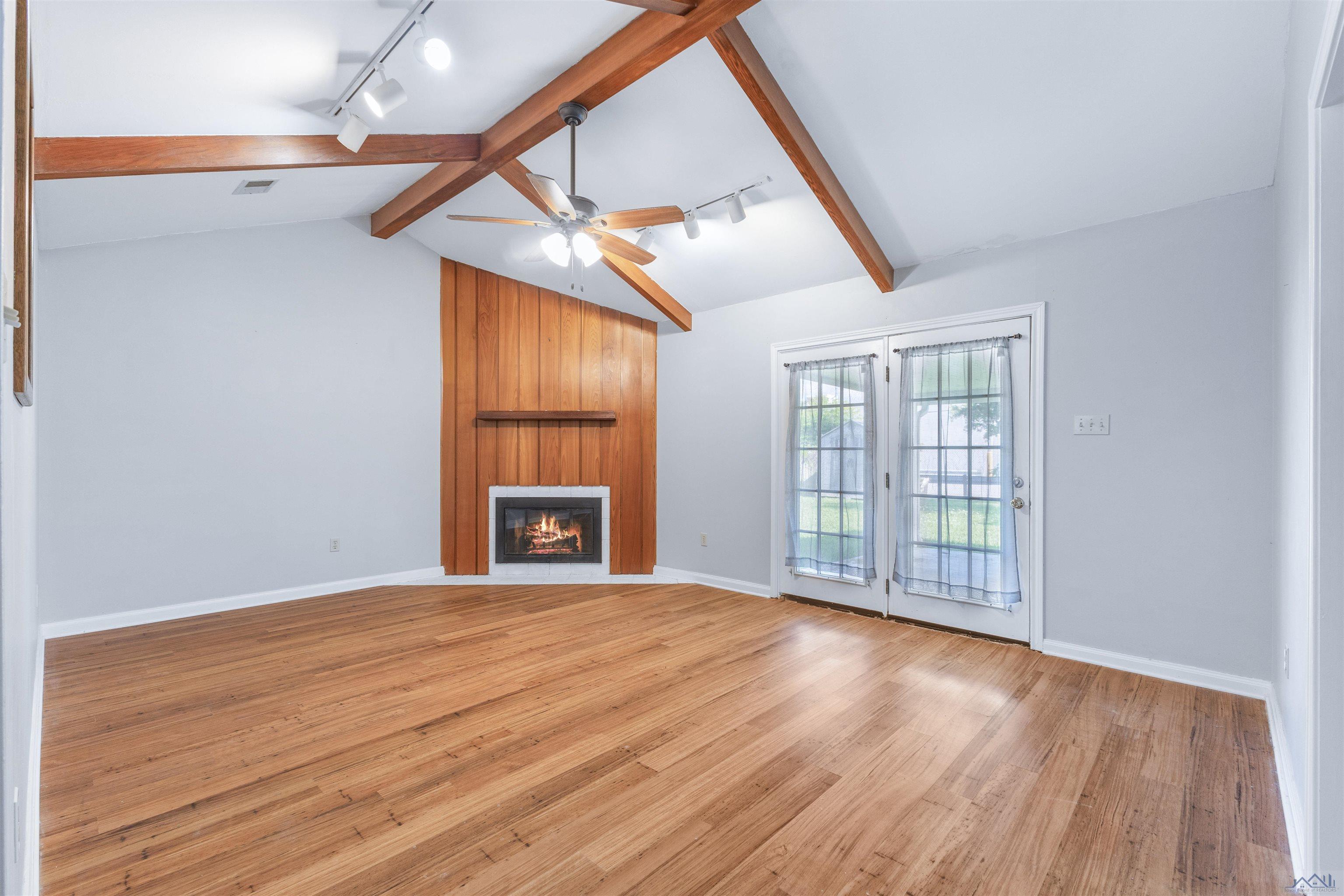 106 Highland Dr
