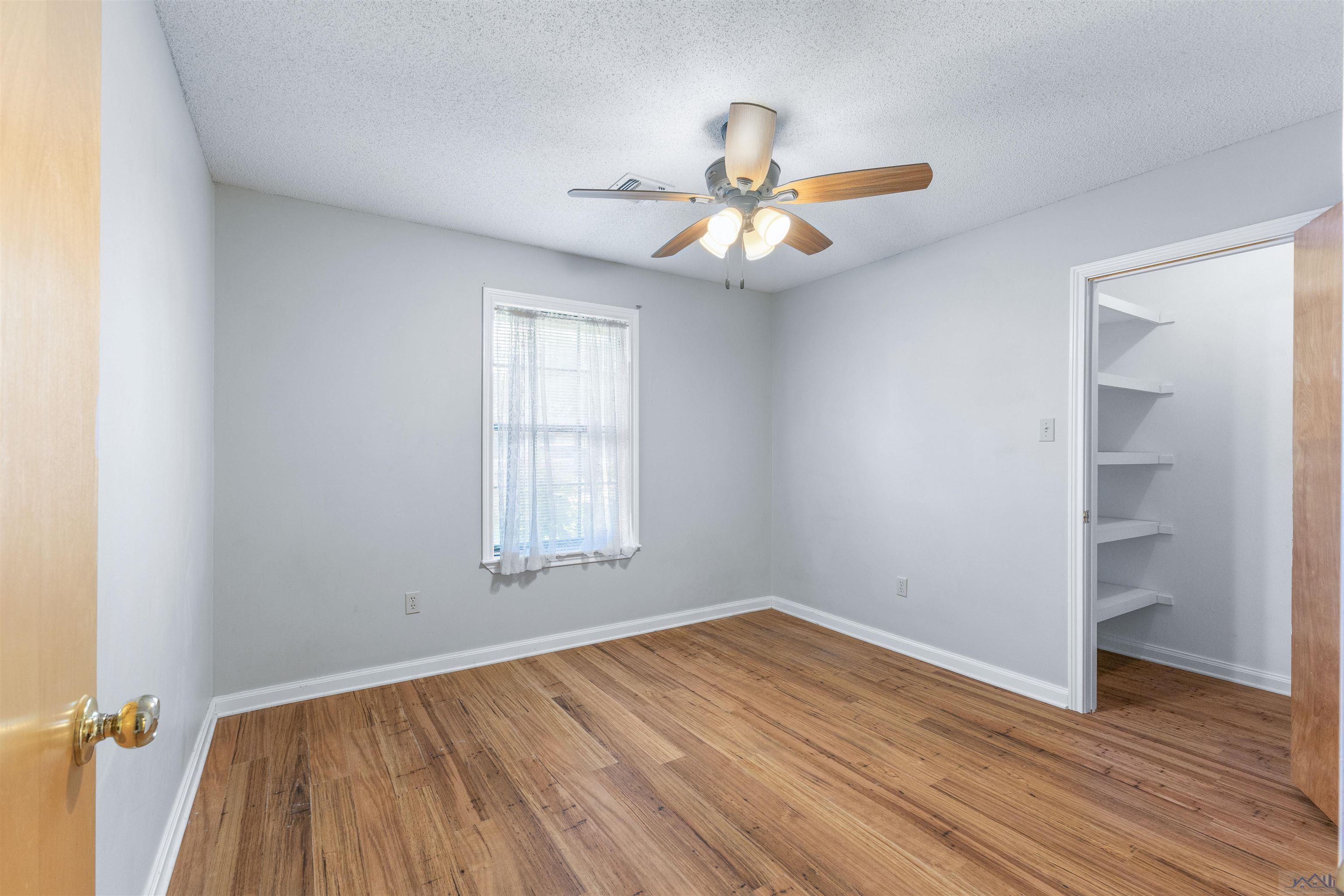 106 Highland Dr