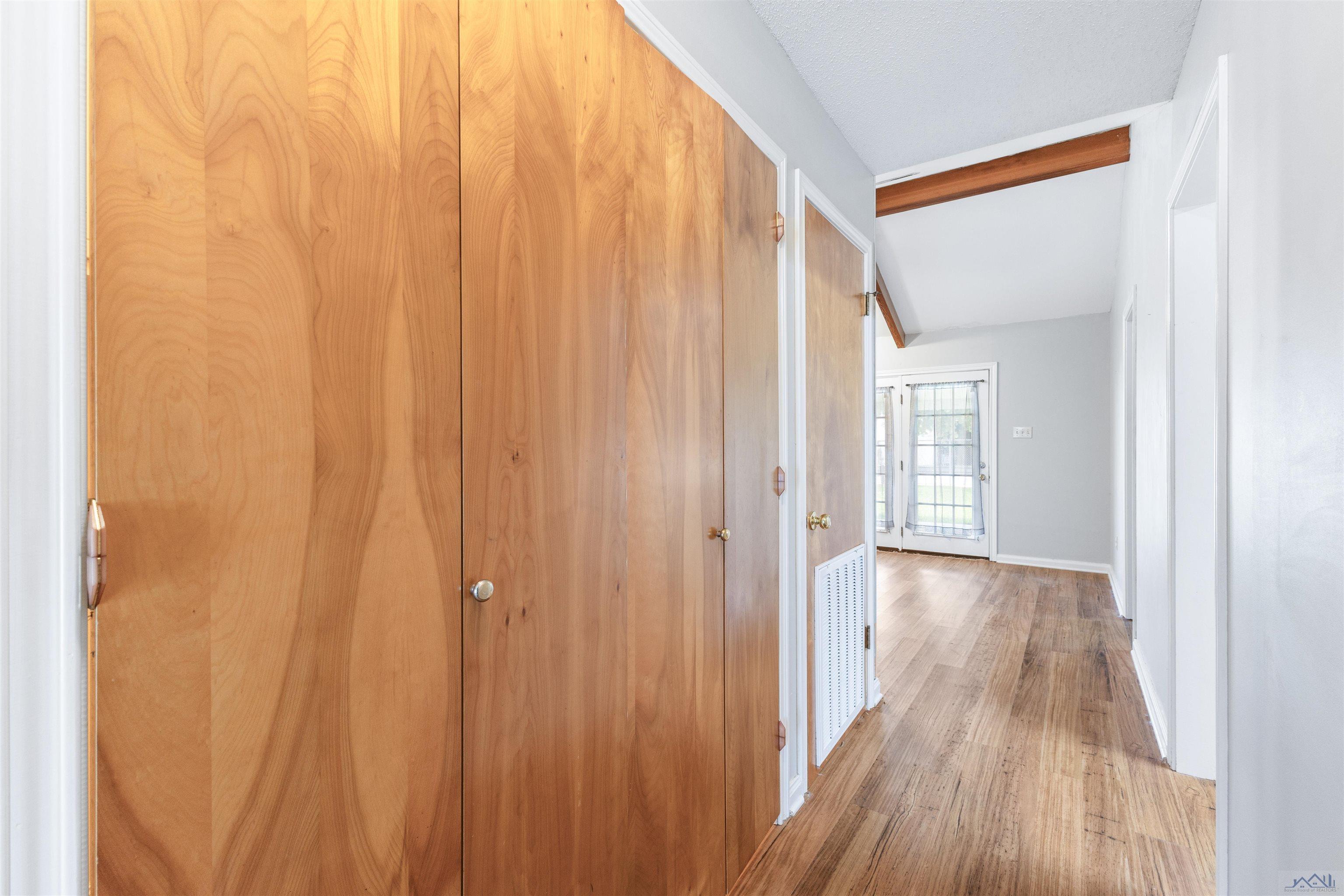106 Highland Dr