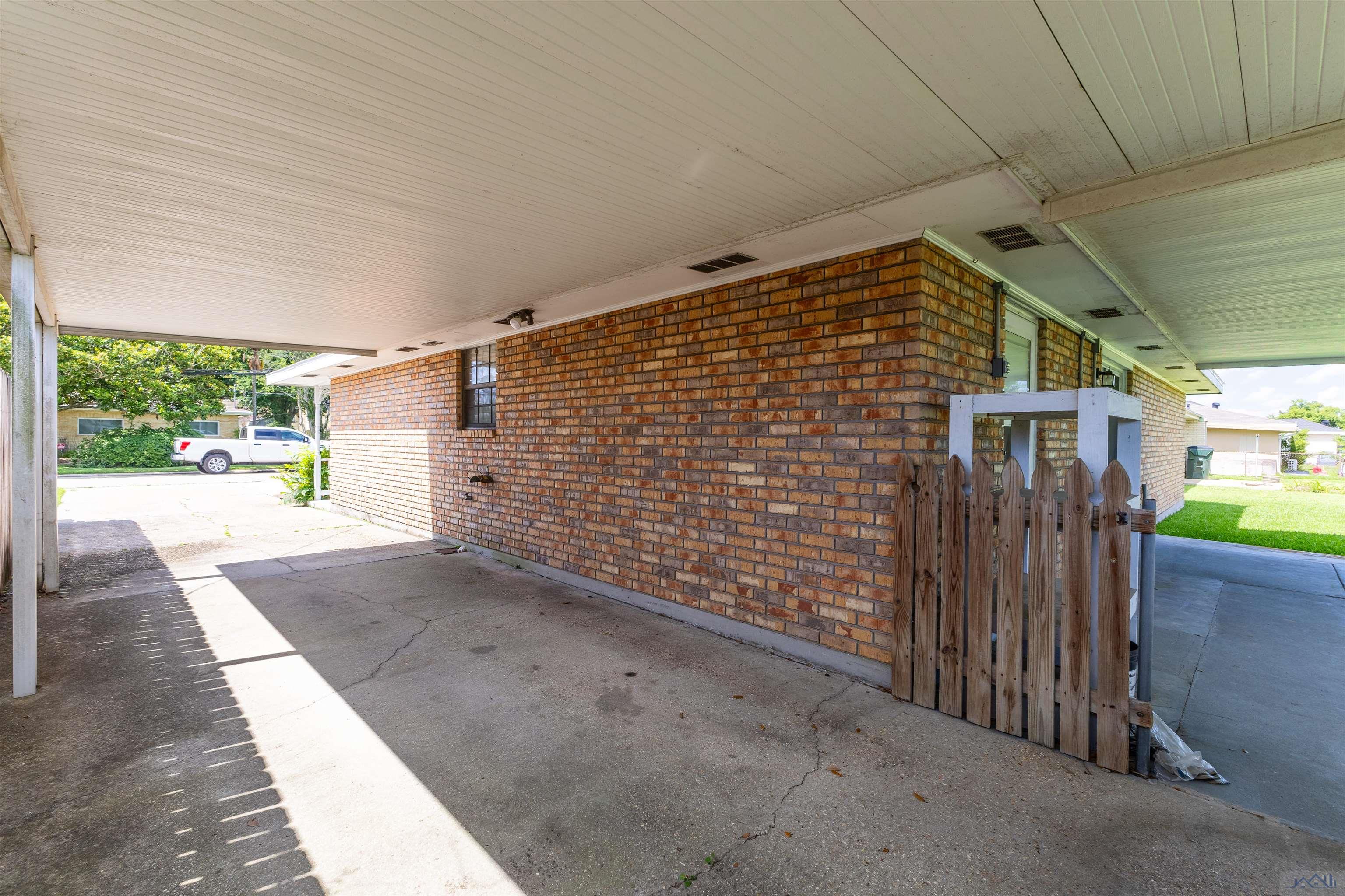 106 Highland Dr