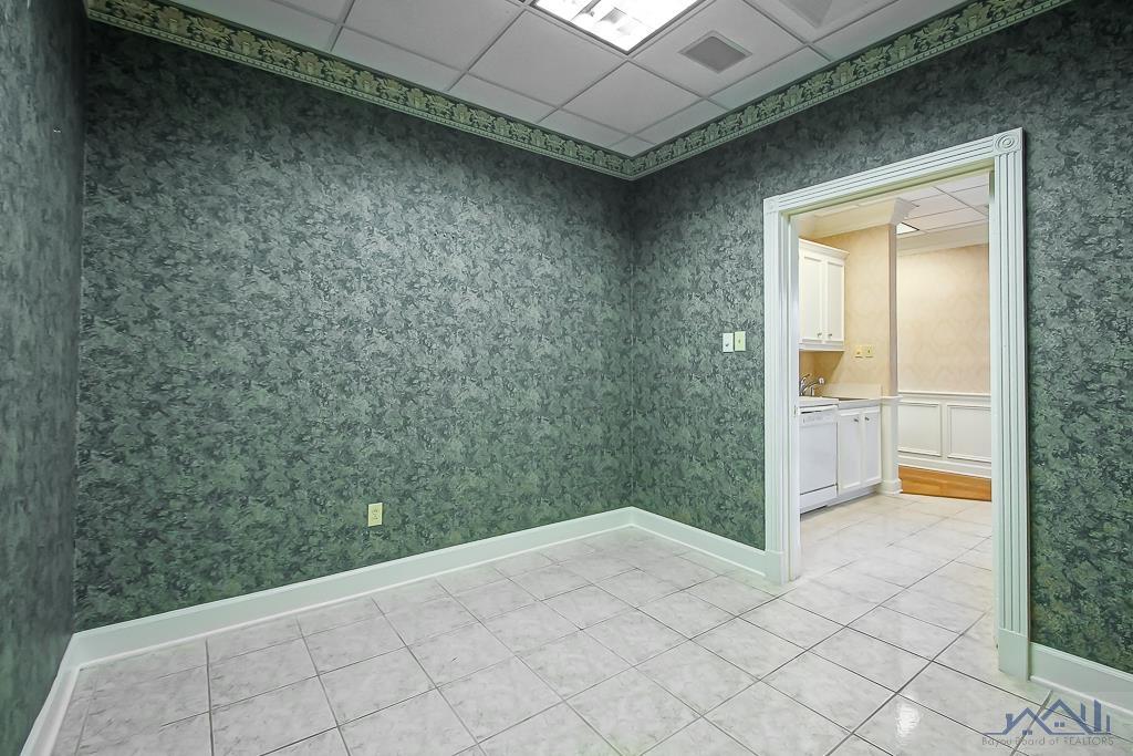 1380 West Tunnel Boulevard
