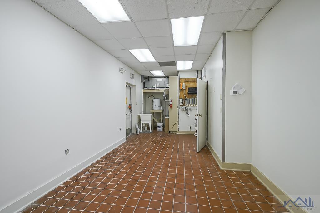 1380 West Tunnel Boulevard