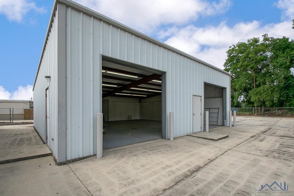 1380 West Tunnel Boulevard