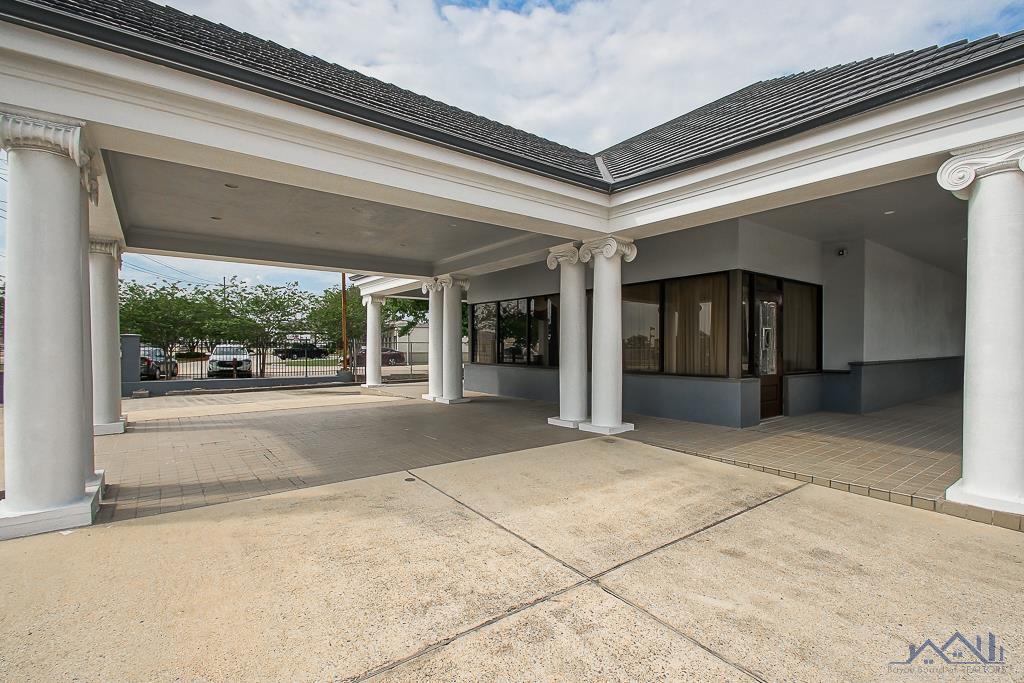 1380 West Tunnel Boulevard