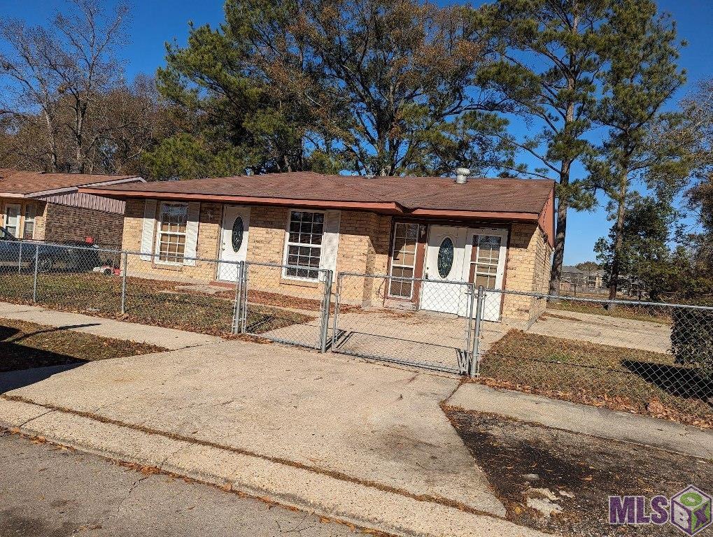 2461 Lark St