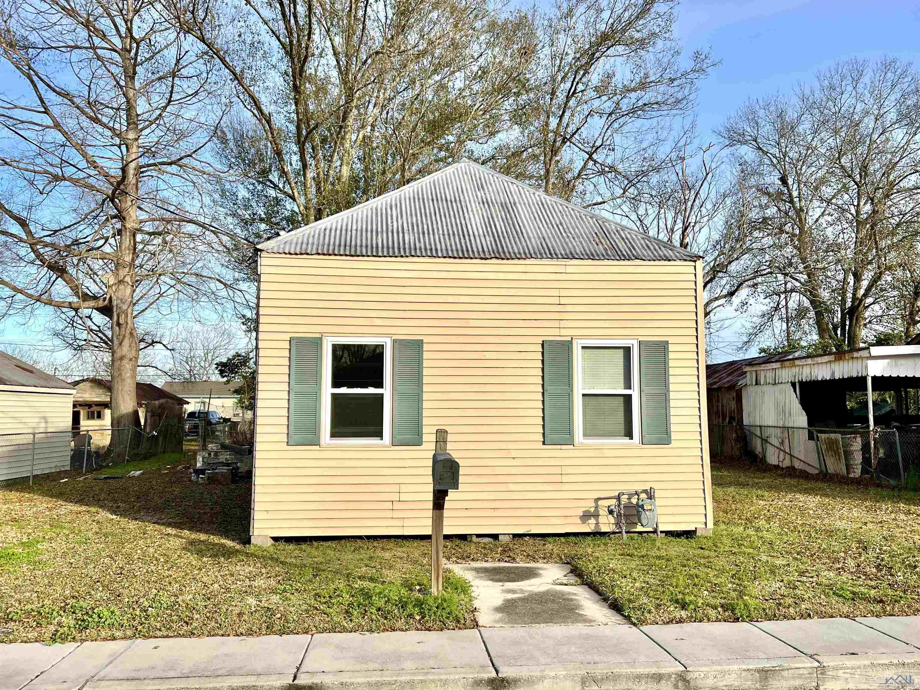 144 Palm Ave