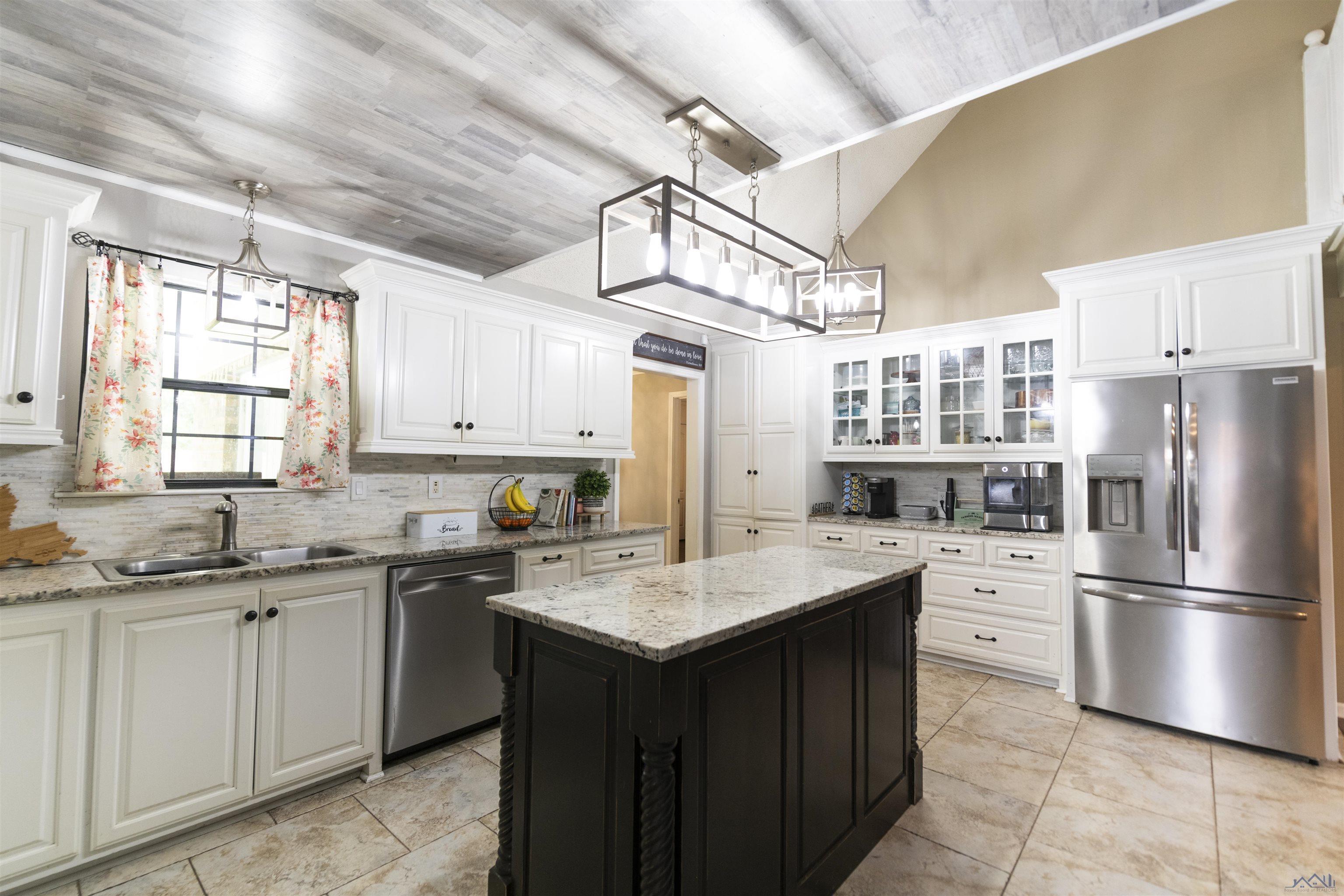 253 Lake Crescent Circle