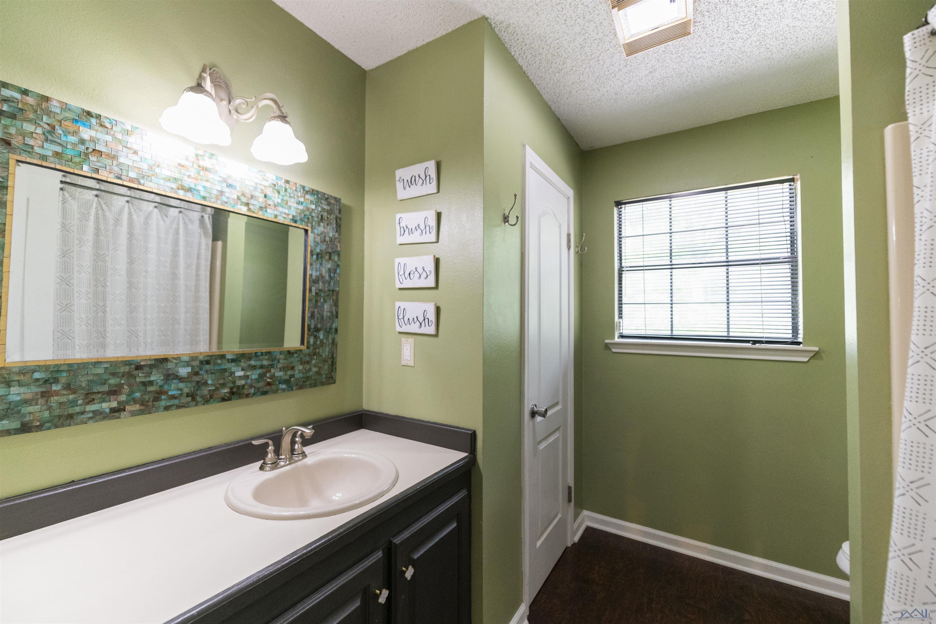 253 Lake Crescent Circle