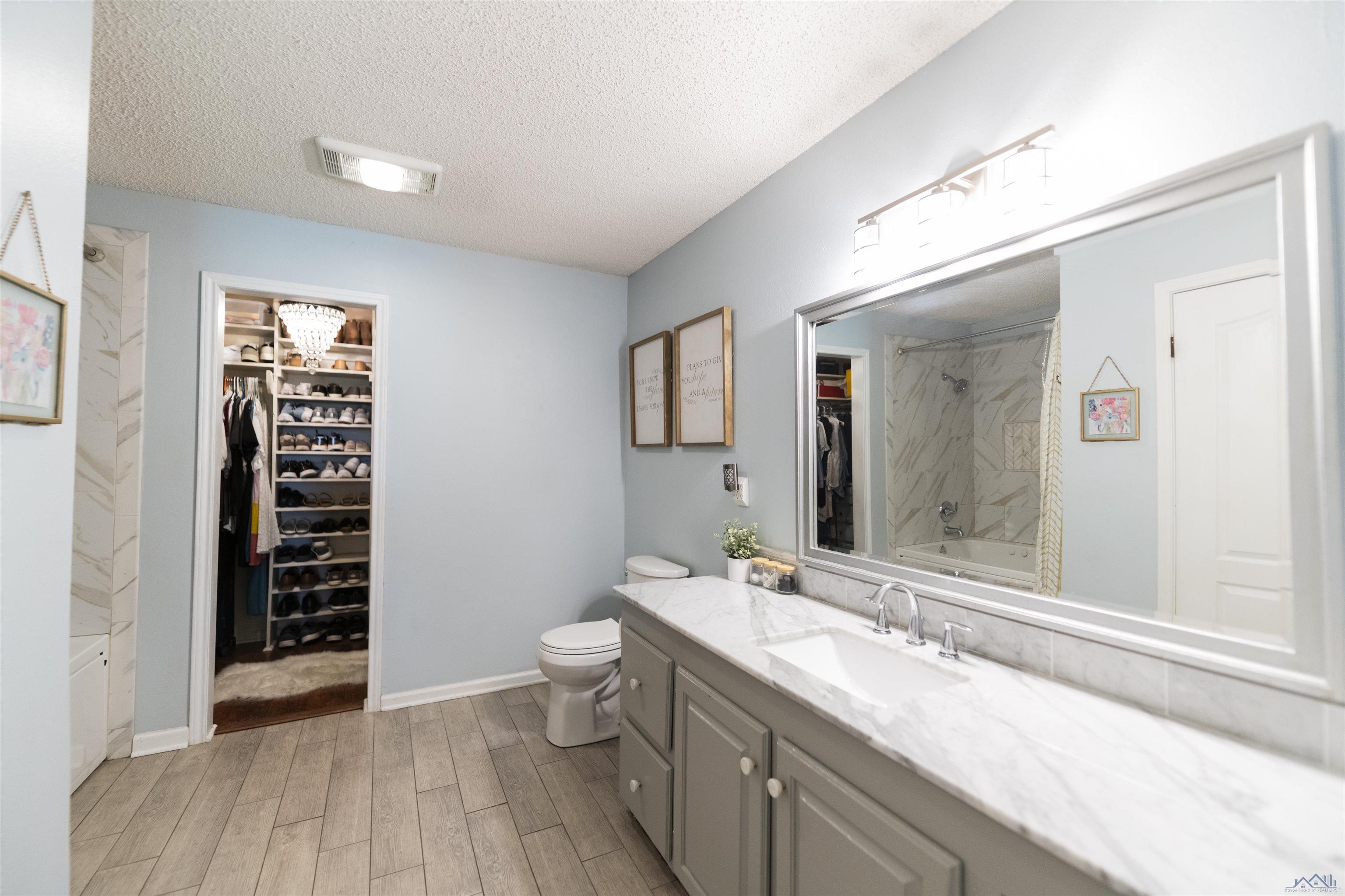 253 Lake Crescent Circle