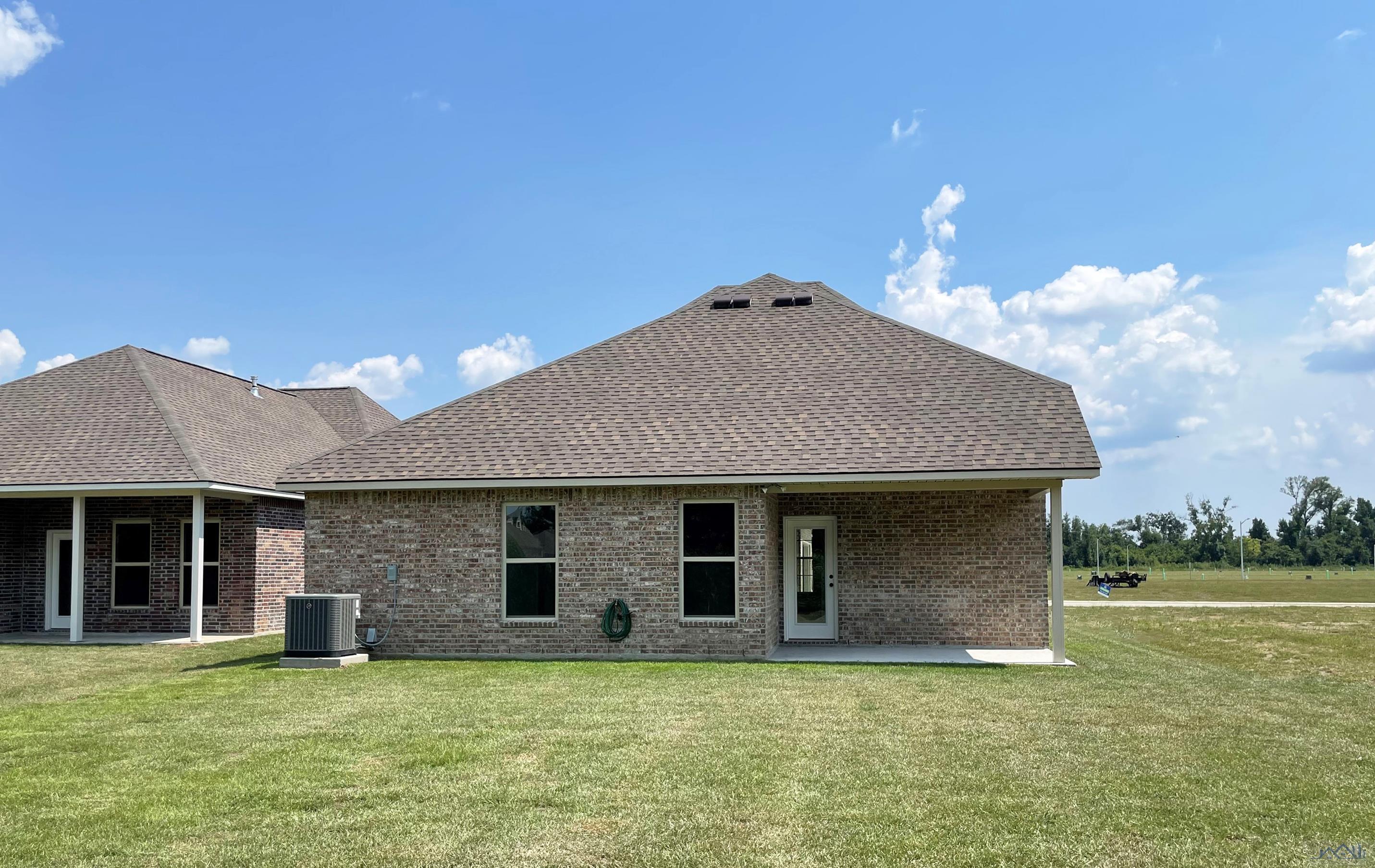 415 Rue Evangeline