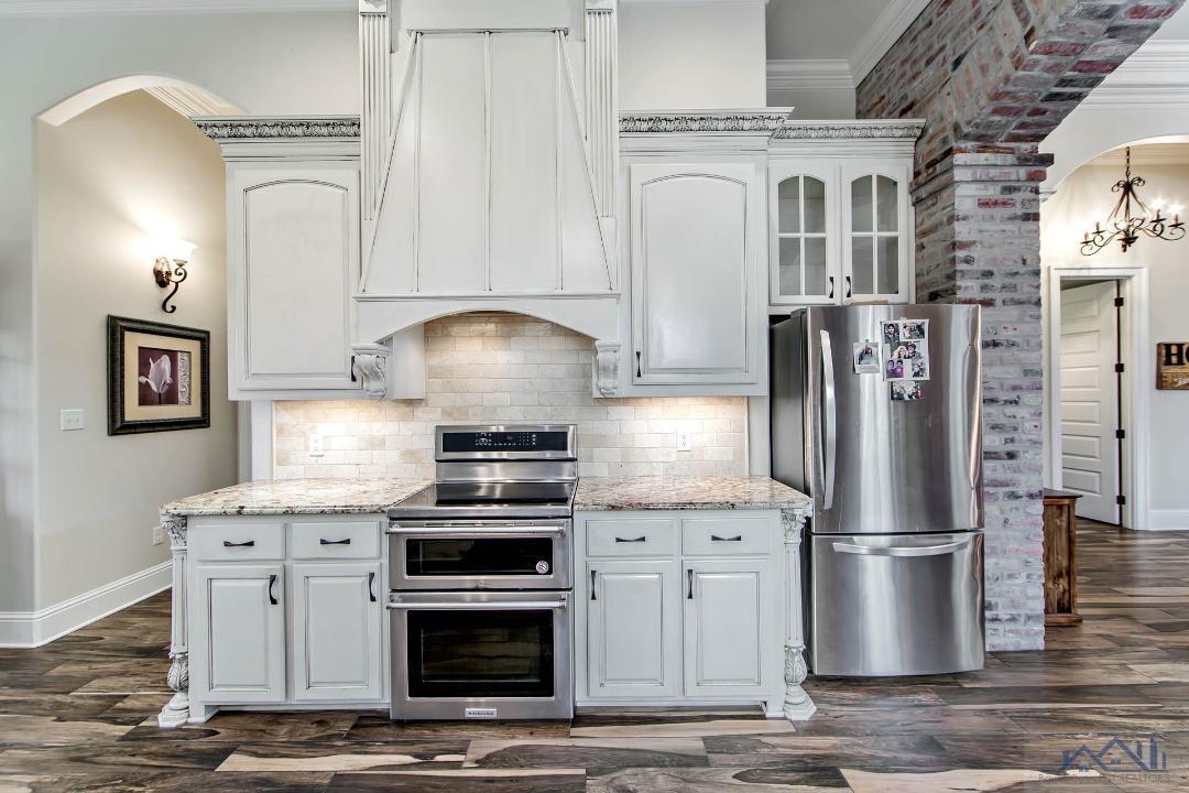 3379 Brookwood Dr