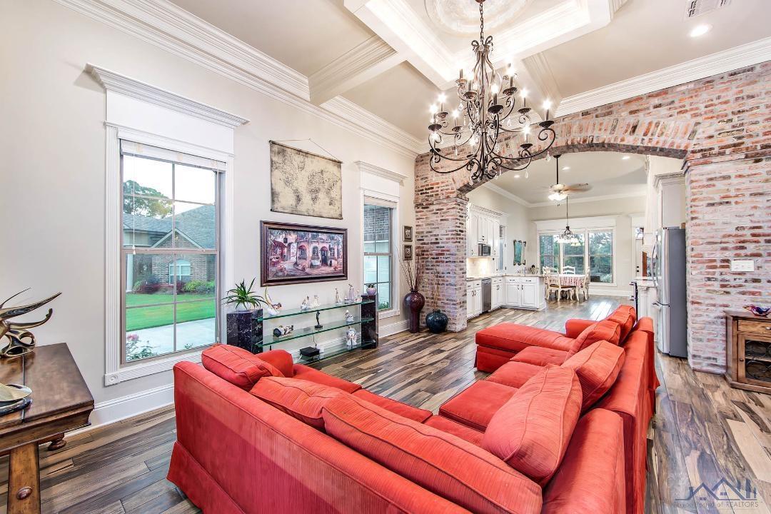 3379 Brookwood Dr