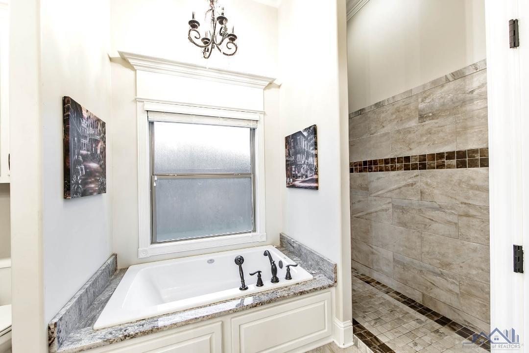 3379 Brookwood Dr