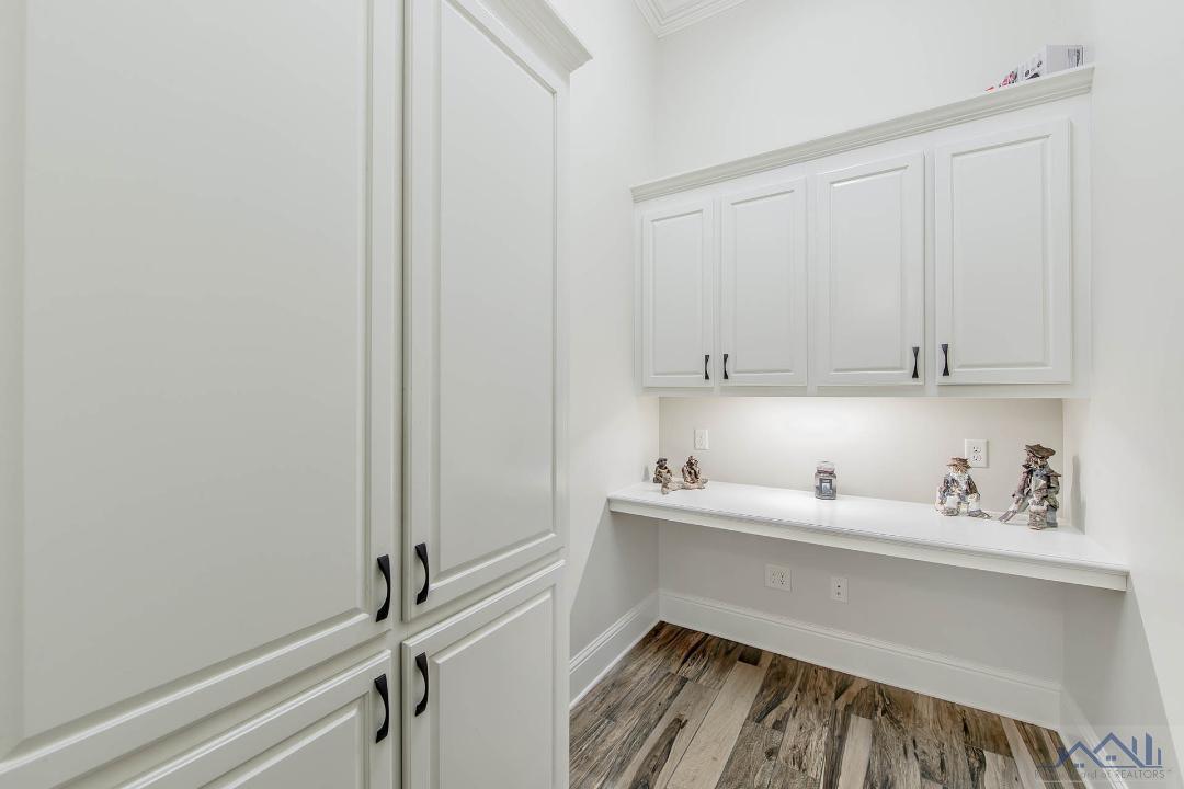 3379 Brookwood Dr