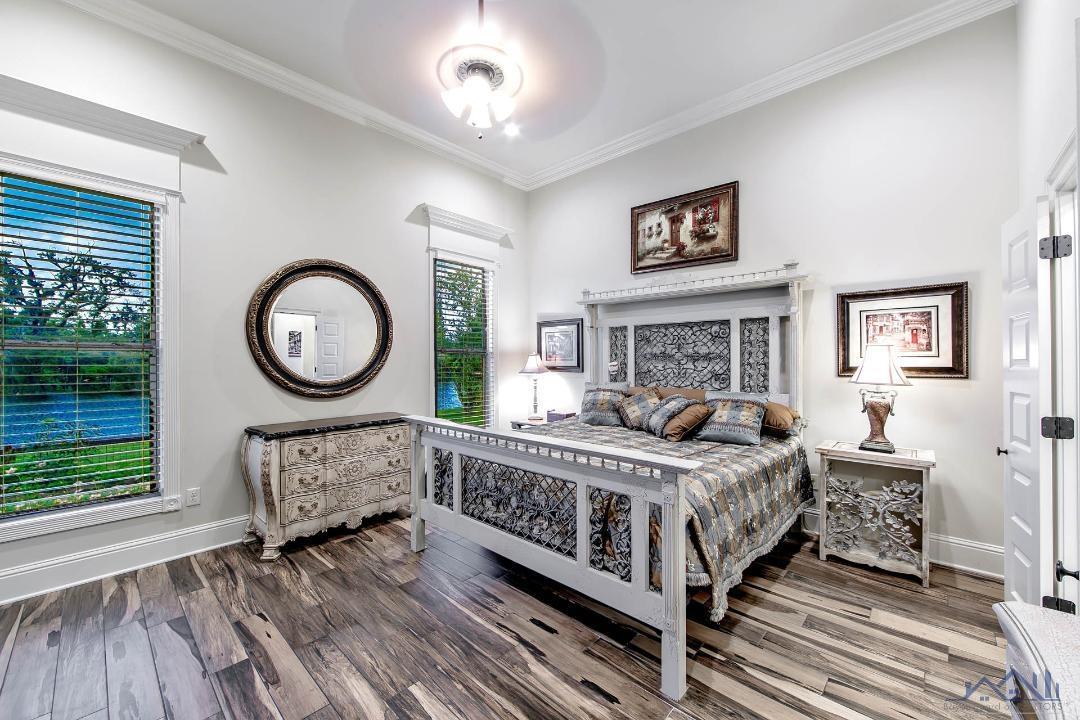 3379 Brookwood Dr