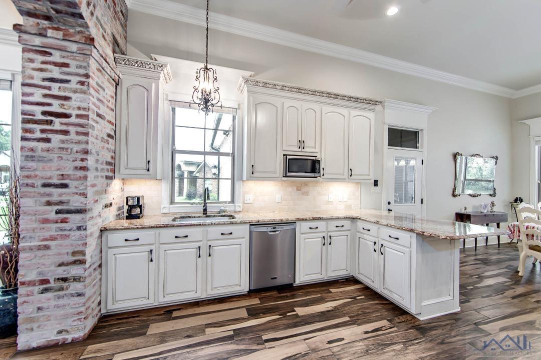 3379 Brookwood Dr