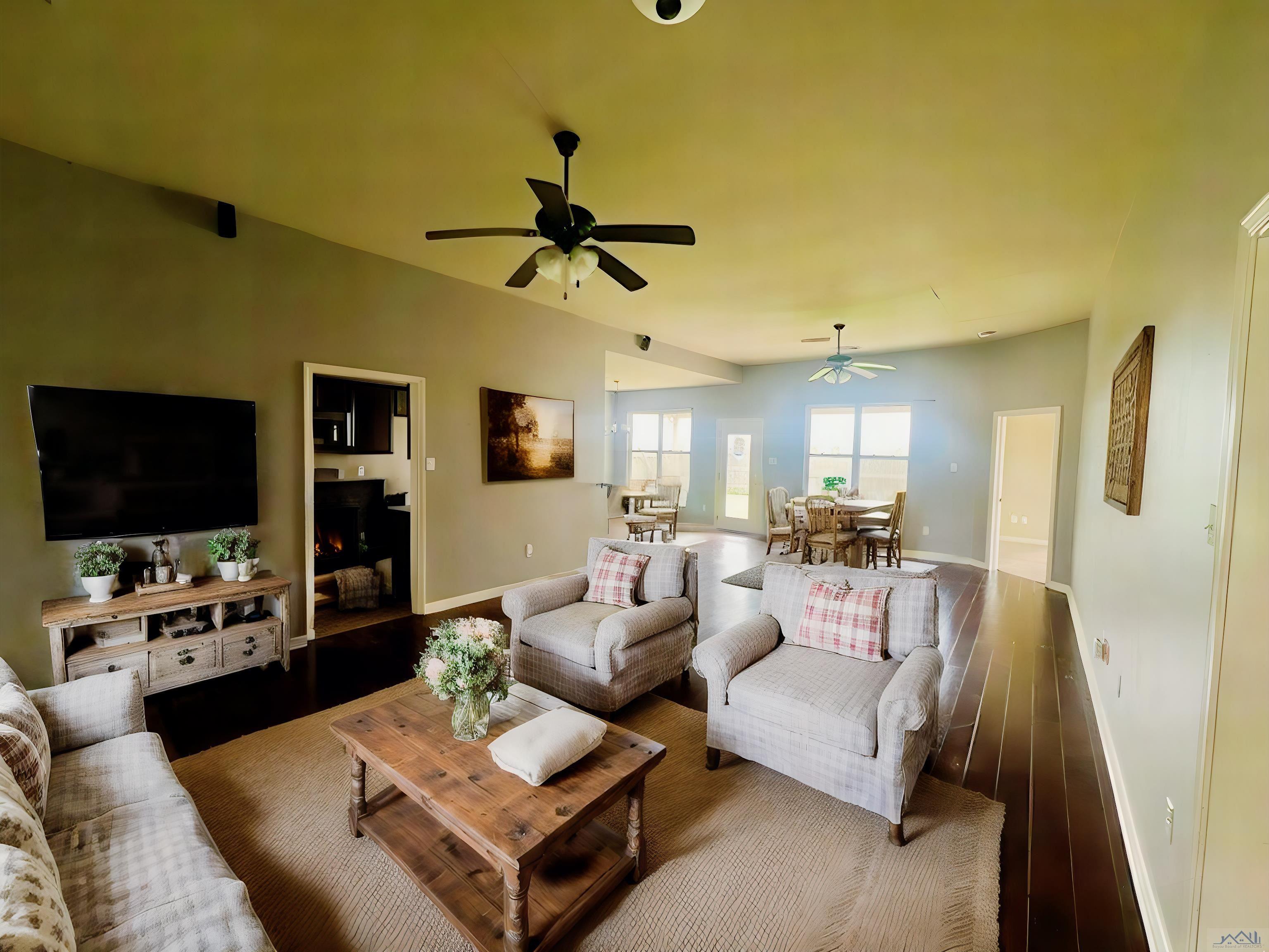 102 Carriage Way