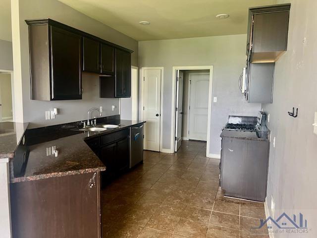 102 Carriage Way