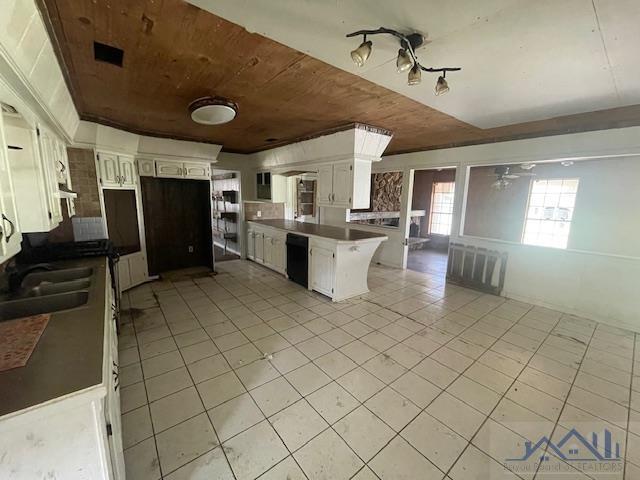 103 Village Dr