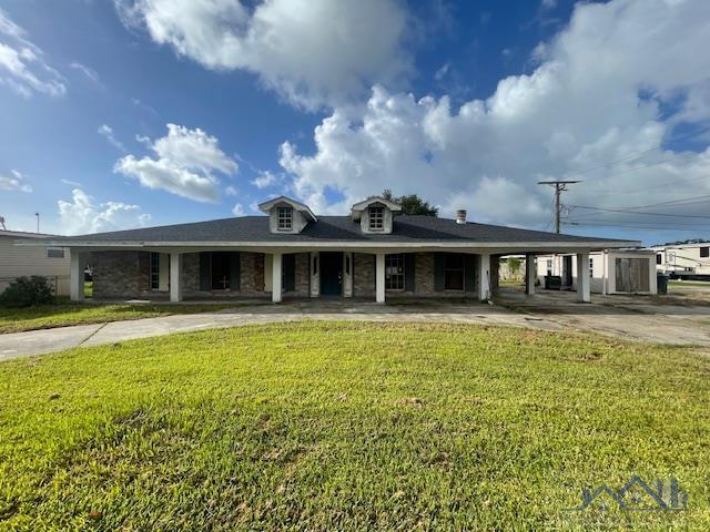 103 Village Dr