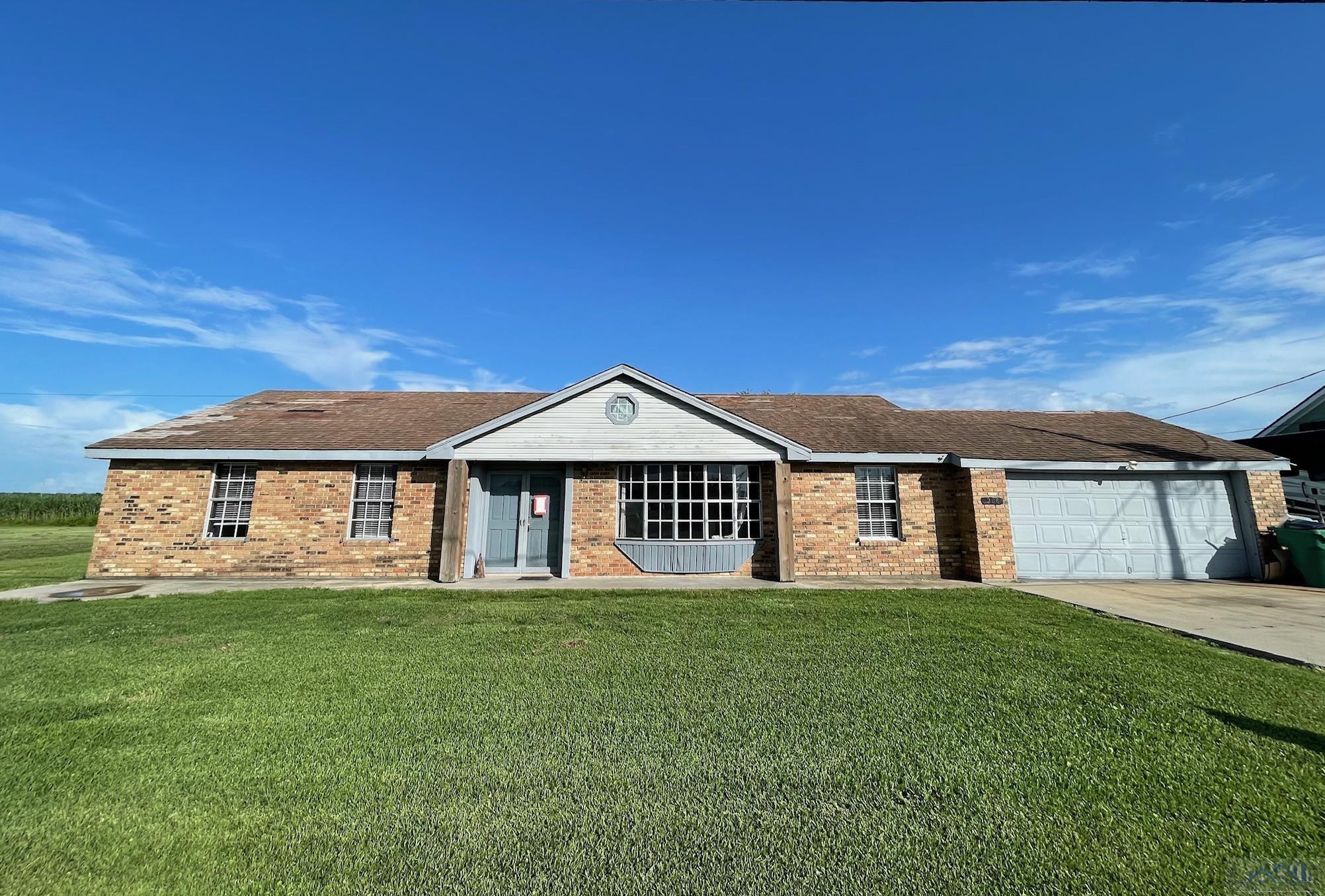 208 Karen Dr
