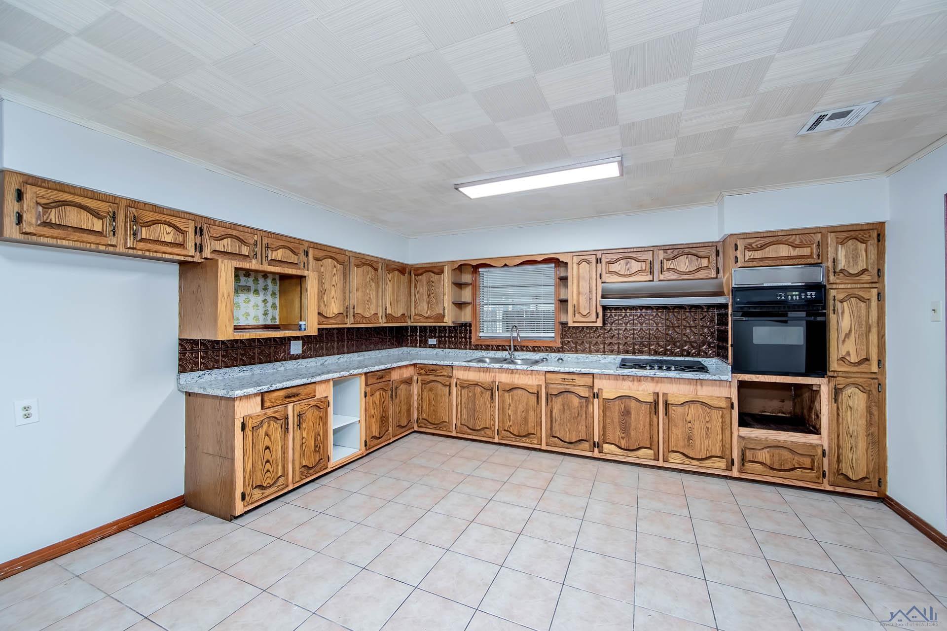136 Wolff Parkway